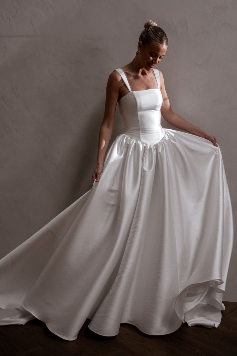 Raine - Stylish and Comfortable Women's Fashion Apparel for Casual Wear, Work, and Special Occasions