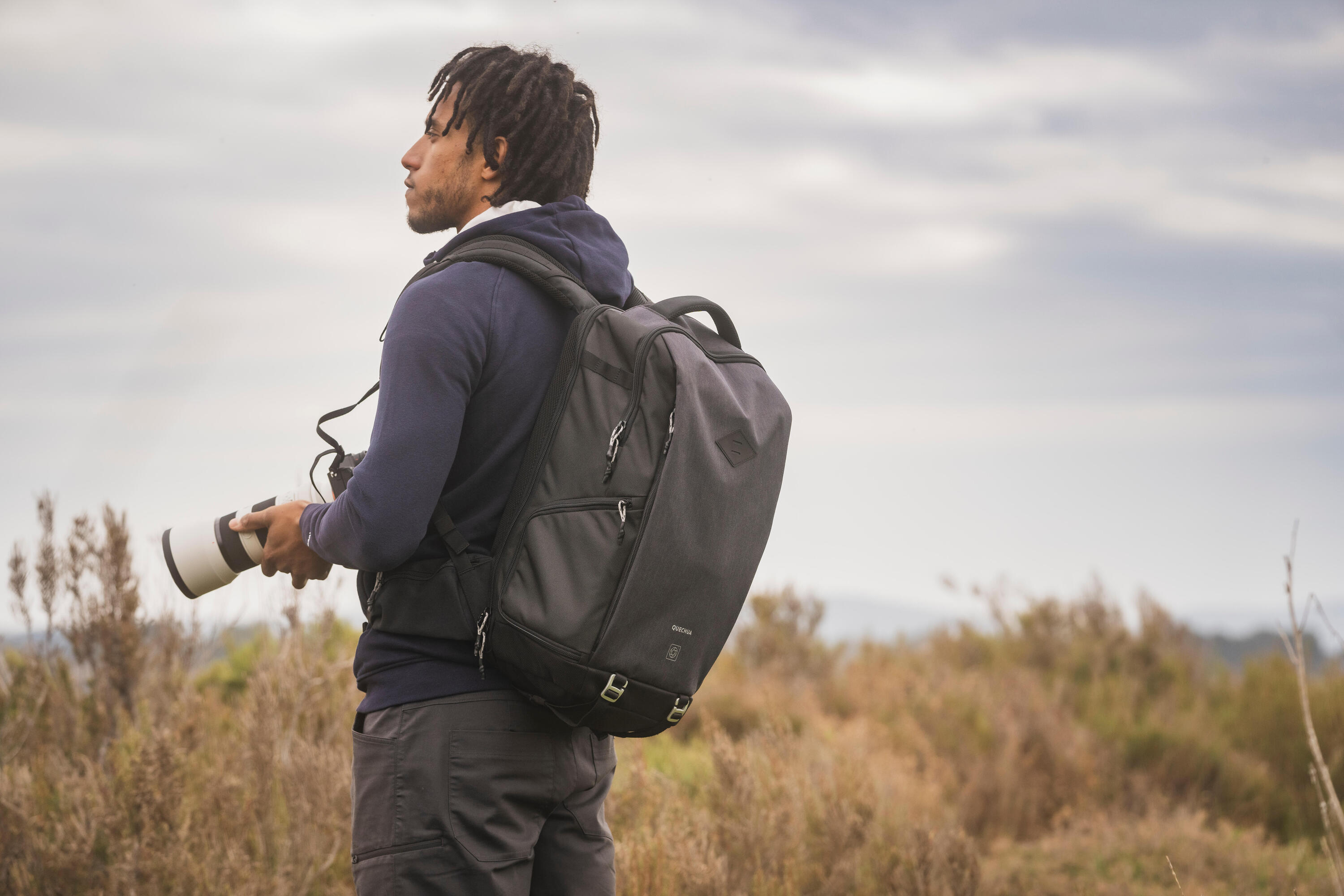Quechua NH Explorer 900 Focus Camera Backpack - Waterproof DSLR Camera Bag for Travel & Hiking - Perfect for Photographers & Outdoor Adventures