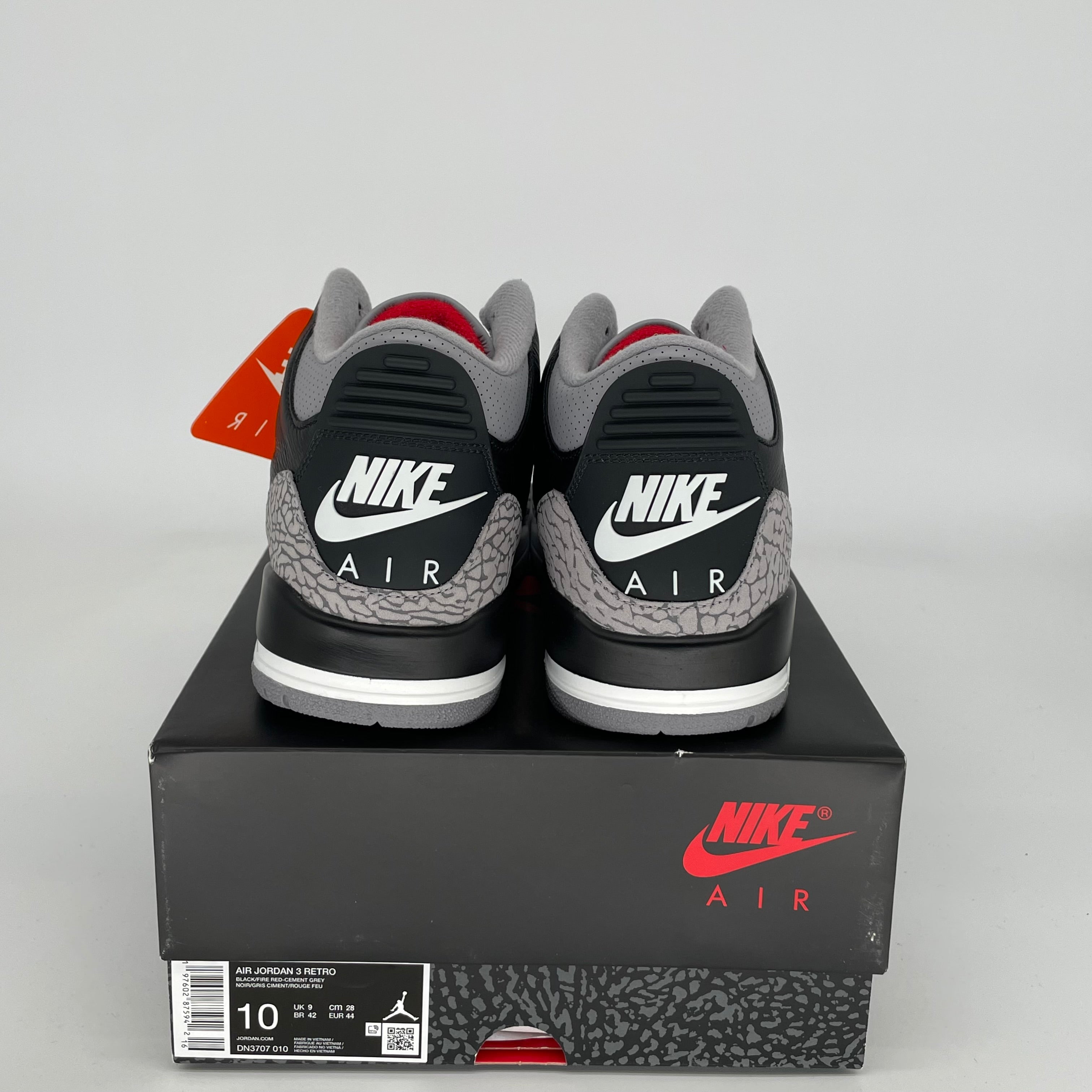 Original Air Jordan 3 Retro 'Black Cement' Men's Basketball Shoes Size 10 (DN3707-010) - Classic Sneakers for Streetwear & Basketball Performance