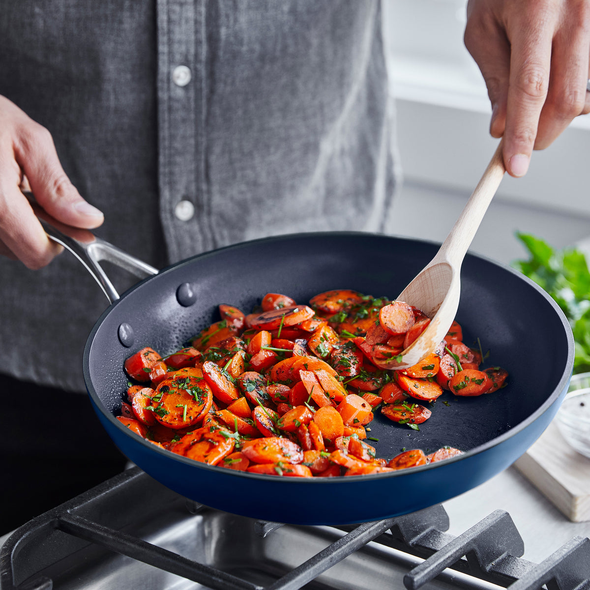 Valencia Pro Ceramic Nonstick 12-Inch Frying Pan | Midnight Blue | Healthy Cooking Skillet for Eggs, Pancakes & Stir Fry | Oven & Dishwasher Safe