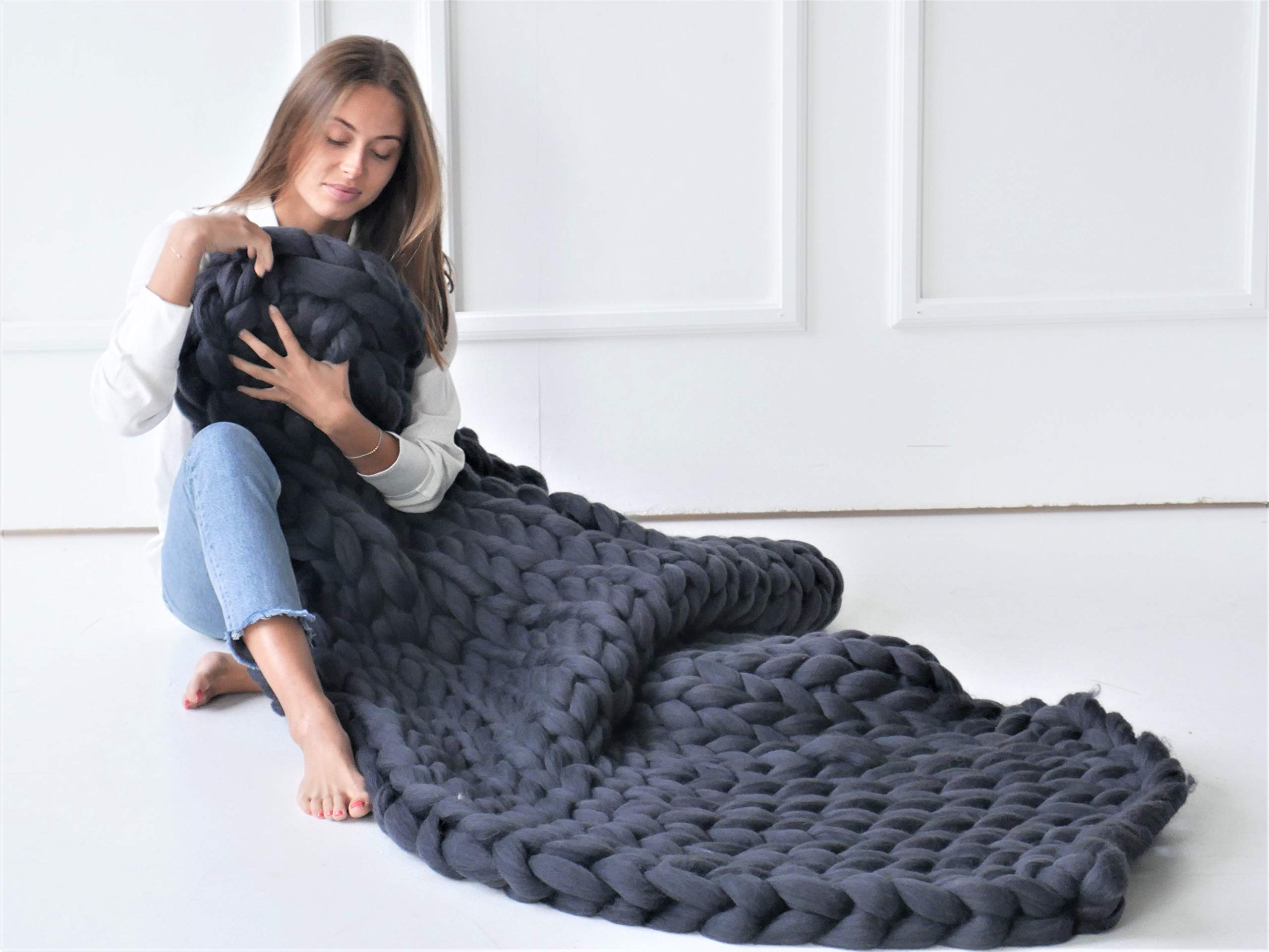 Chunky Knit Throw Blanket - 100% Merino Wool by Woolexperts | Ultra Soft & Warm Winter Blanket for Living Room, Bedroom & Cozy Home Decor