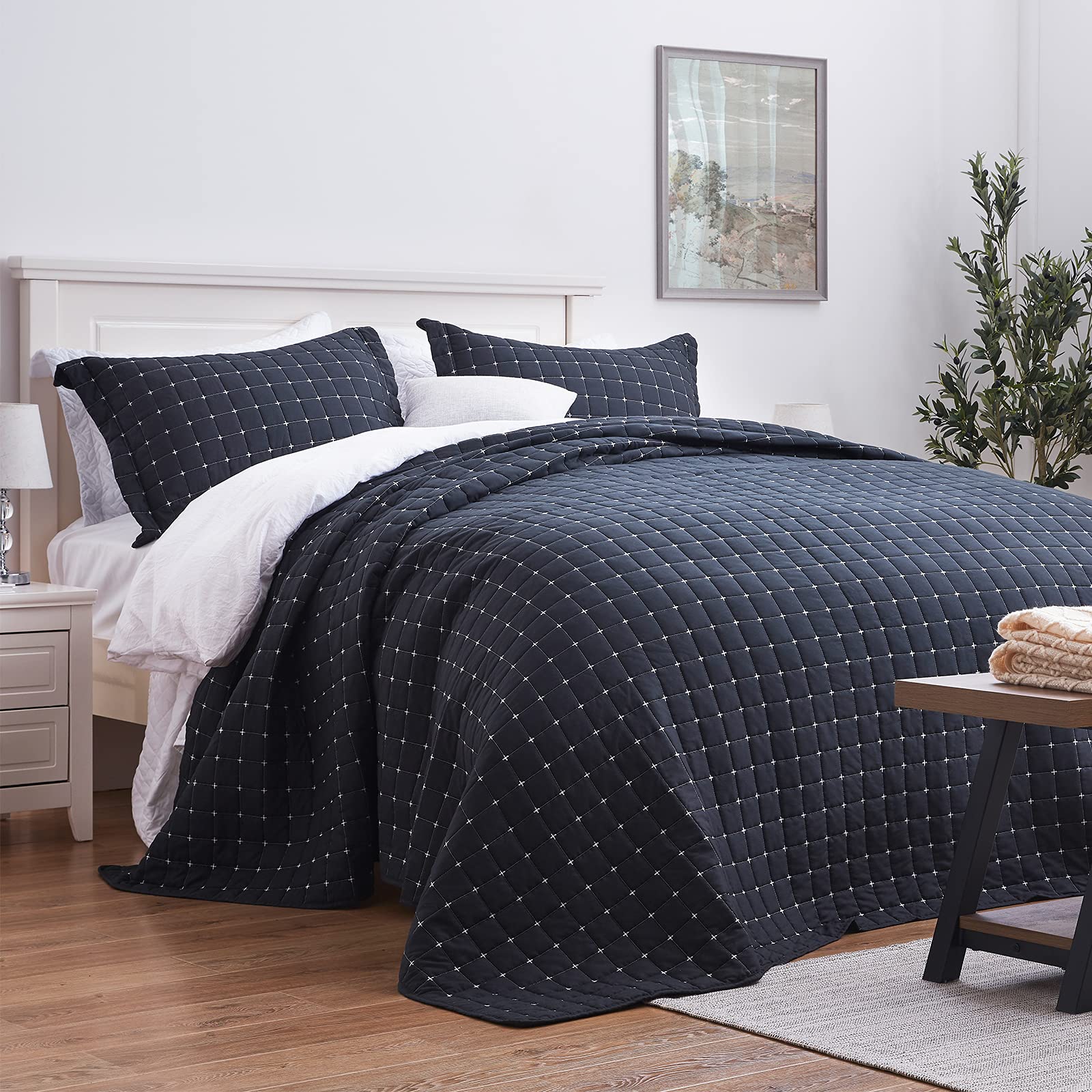 SunStyle Lightweight Queen Size Quilt Set - Black Square Pattern Bedspread Coverlet for Bedroom Decor | Perfect for Guest Rooms, Master Bedrooms & Cozy Home Styling