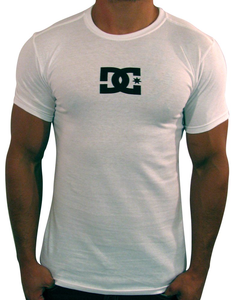 DC Men's Solo Star Slim-Fit Short-Sleeve T-Shirt - Comfortable Casual Tee for Everyday Wear, Street Style & Summer Outfits