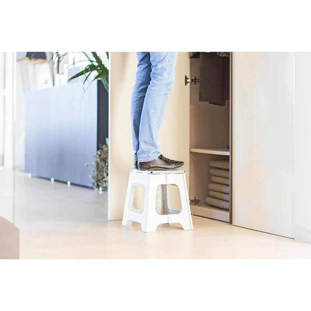 Vigar 32cm Compact Folding Step Stool - Lightweight & Portable Grey Step Ladder for Home, Kitchen, Bathroom, Kids & Seniors - Non-Slip Safety Stool for Reaching High Shelves & Storage