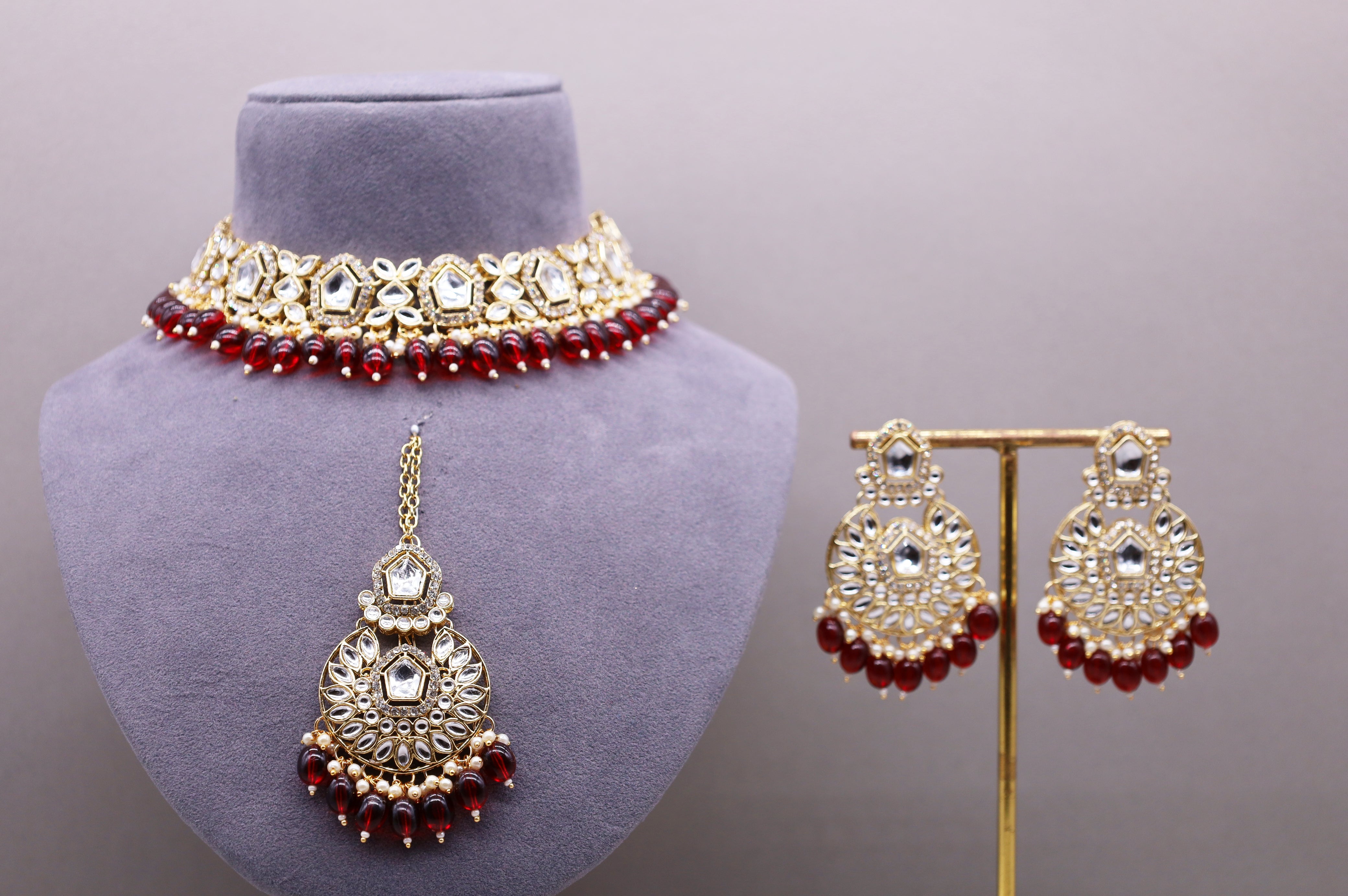 Vaishnavi Kundan Jewelry Set - Traditional Indian Bridal Necklace, Earrings & Maang Tikka Set for Weddings & Festive Occasions