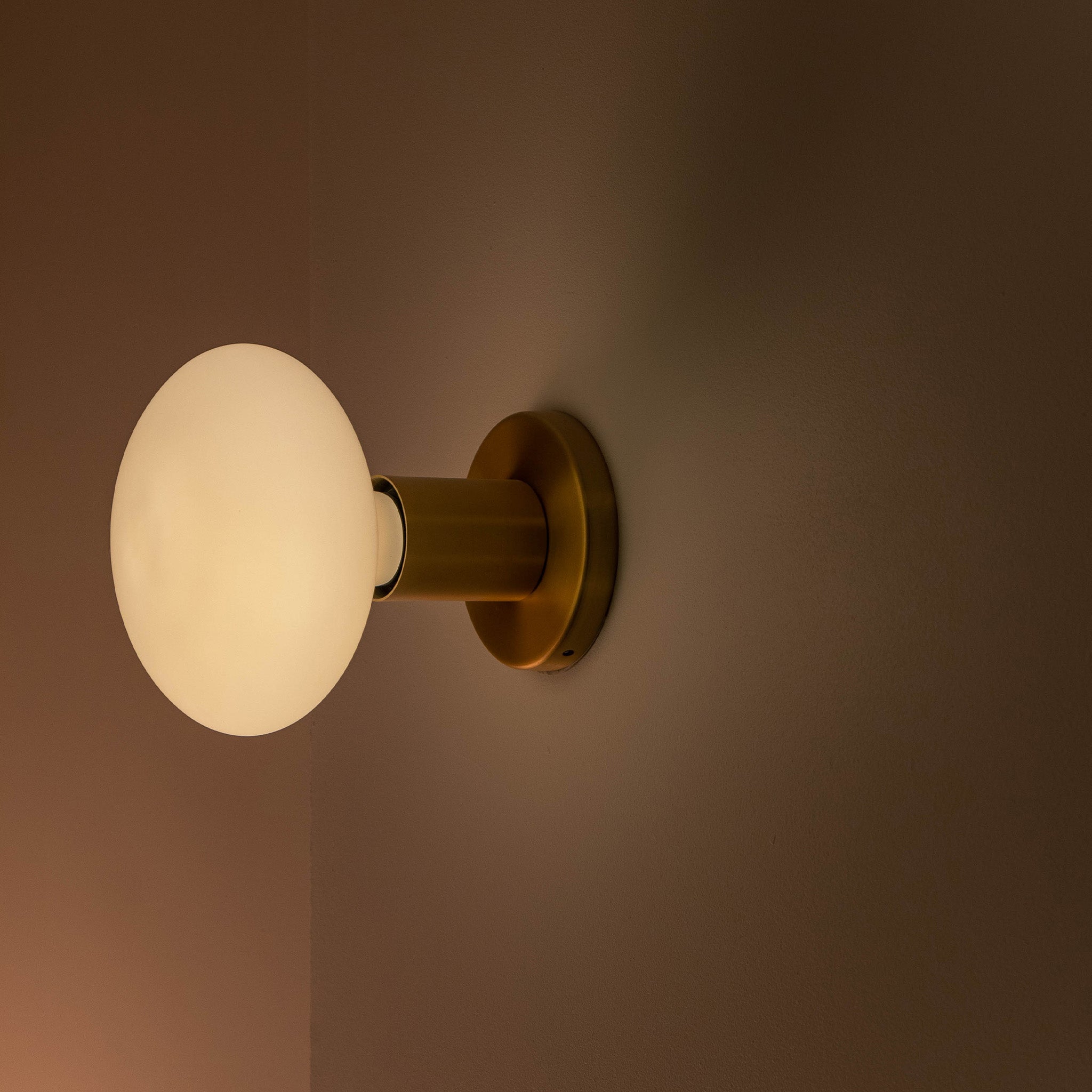 Modern Graphite Oval Wall Light - Sleek Lochan Wall Sconce for Bedroom, Living Room & Hallway Lighting