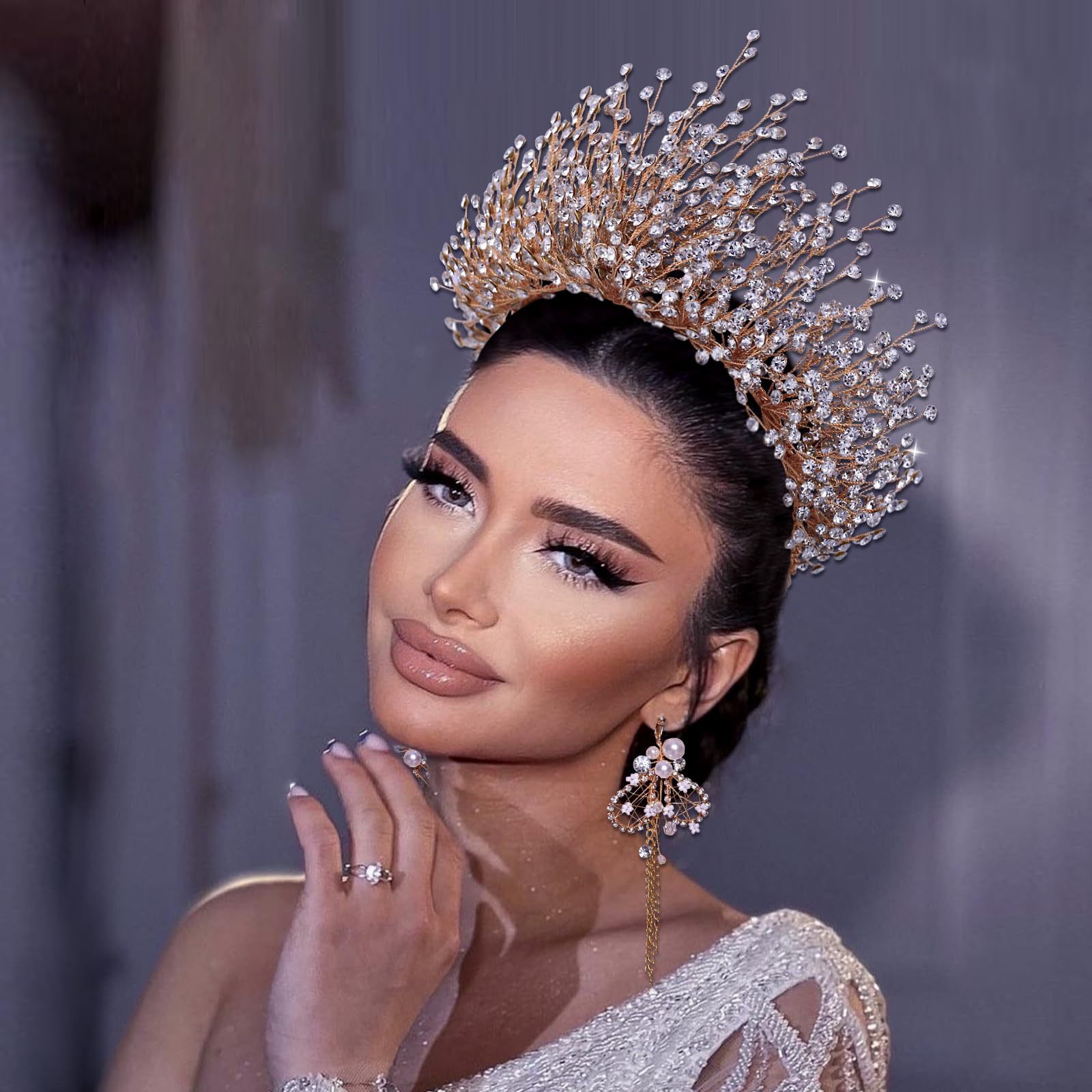 TRiXY Crystal Bridal Wedding Tiara Crown - Elegant Queen Headpiece for Brides, Birthday Parties & Pageants | Golden Single Crown Hair Accessory (HP193) | Perfect for Weddings, Prom, Quinceañera & Special Occasions