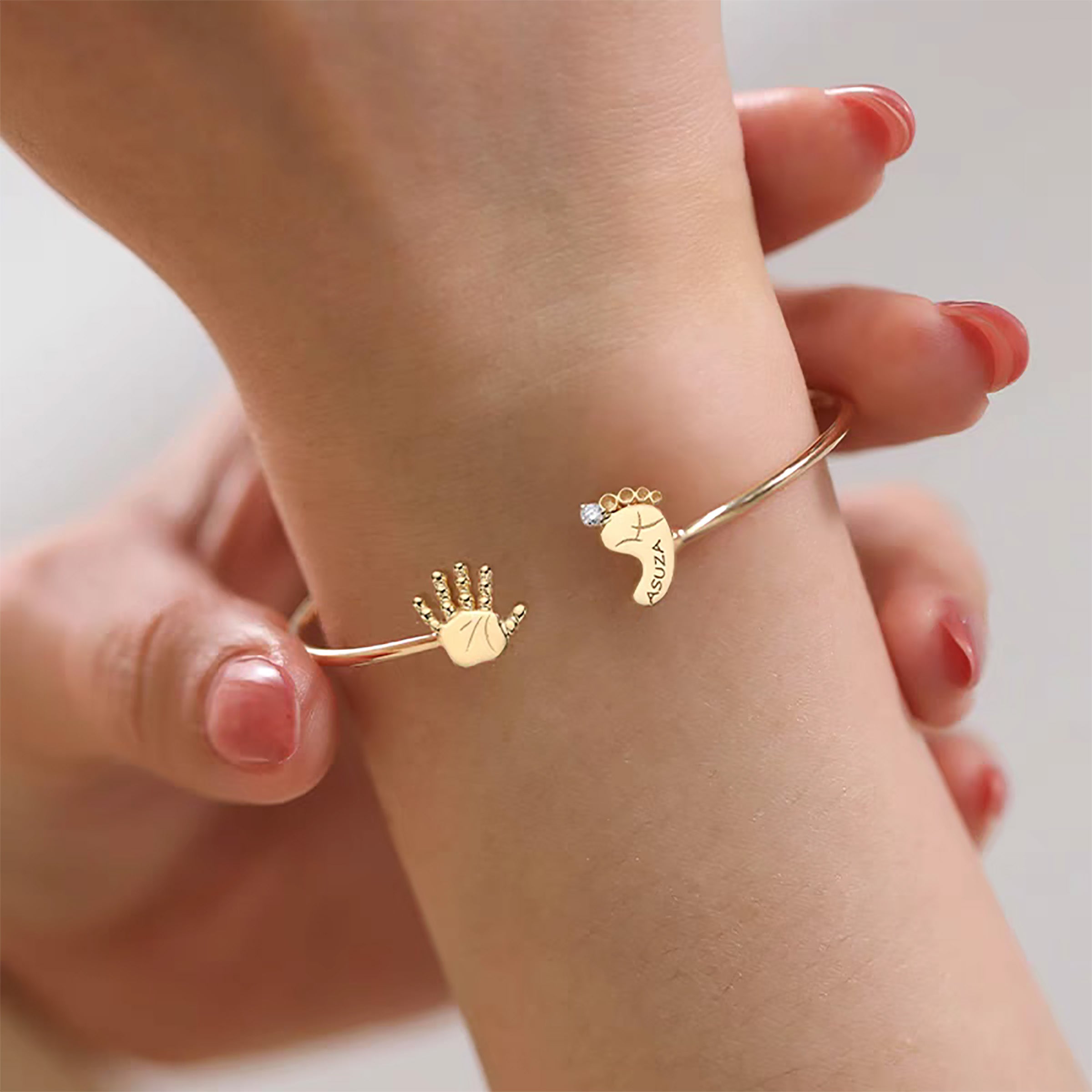 Solid Gold Footprint Bracelet - Elegant & Dainty Jewelry for Women - Perfect for Mother's Day, Baby Shower Gifts & Special Occasions