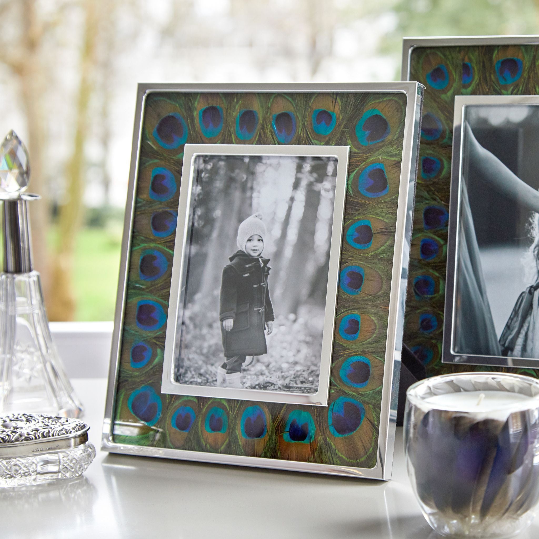 Peacock Feather Photo Frame - Elegant Handmade Home Decor for Wall & Table Display - Perfect for Weddings, Parties & Gift Giving