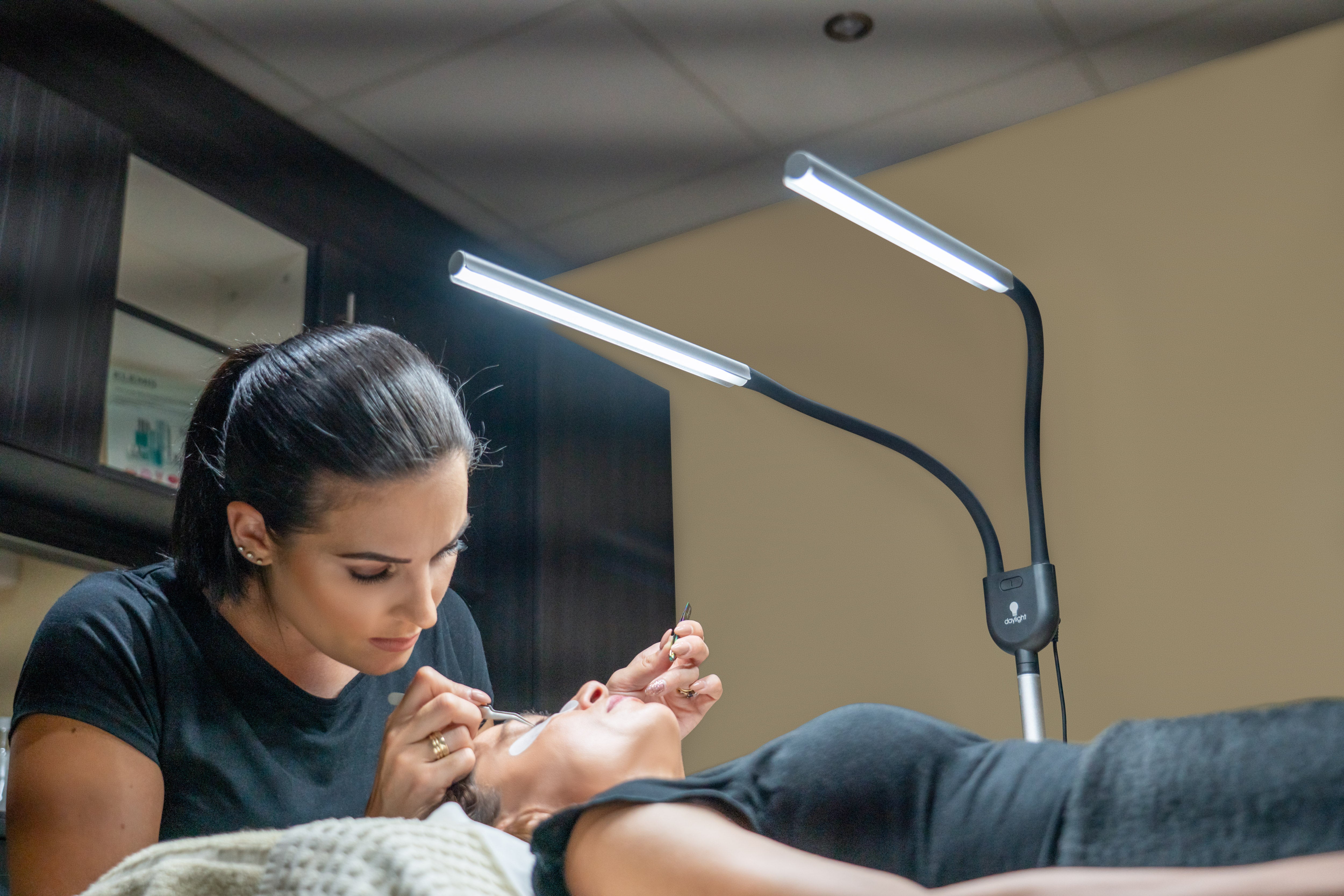 Daylight Gemini Beauty Lamp - Professional LED Makeup Mirror with Natural Daylight Simulation for Flawless Makeup Application - Perfect for Home Vanity, Salon, and Travel