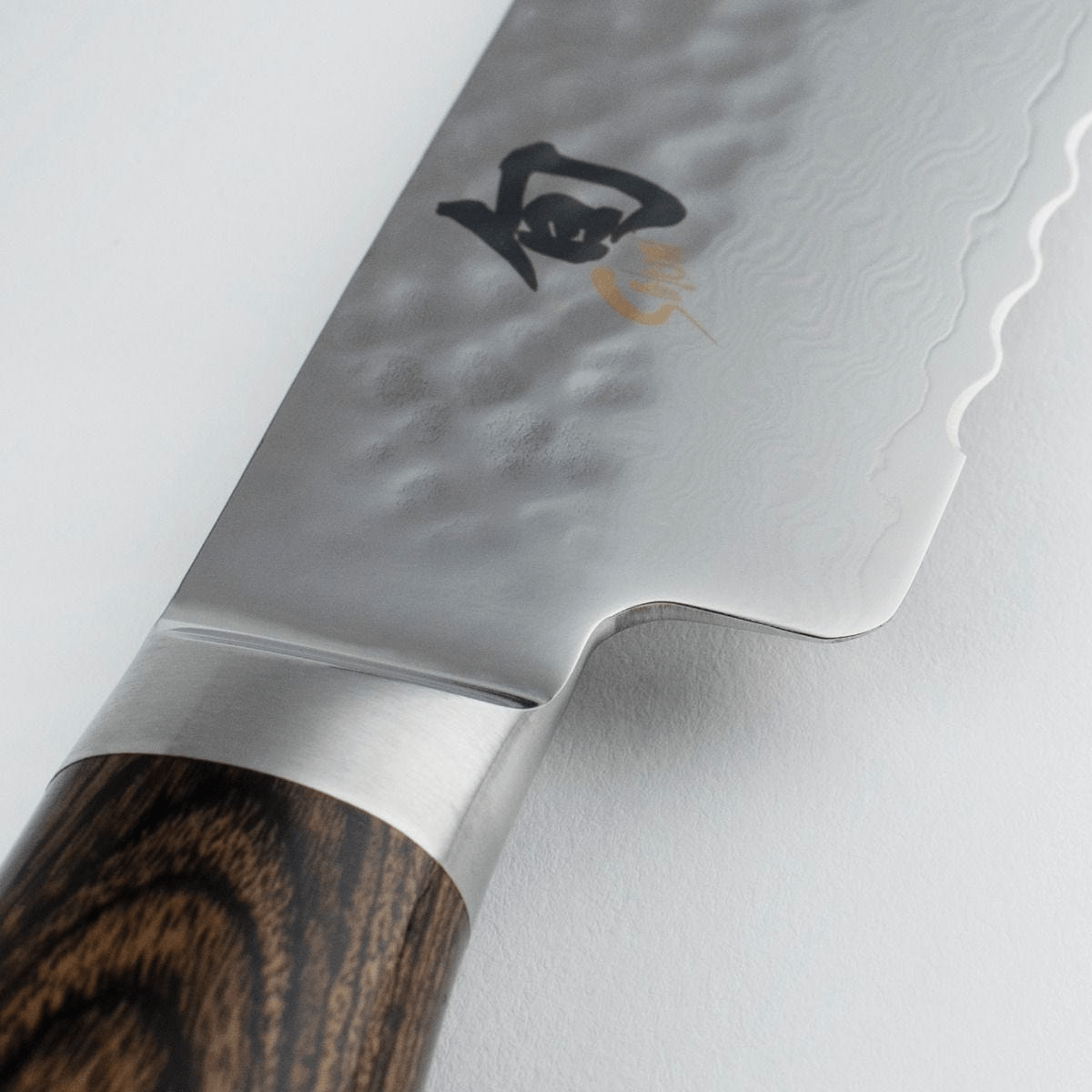 Shun Premier 9-Inch Bread Knife - Ultra-Sharp Japanese Steel Blade for Slicing Bread, Cakes & Pastries - Perfect for Home Bakers & Professional Chefs