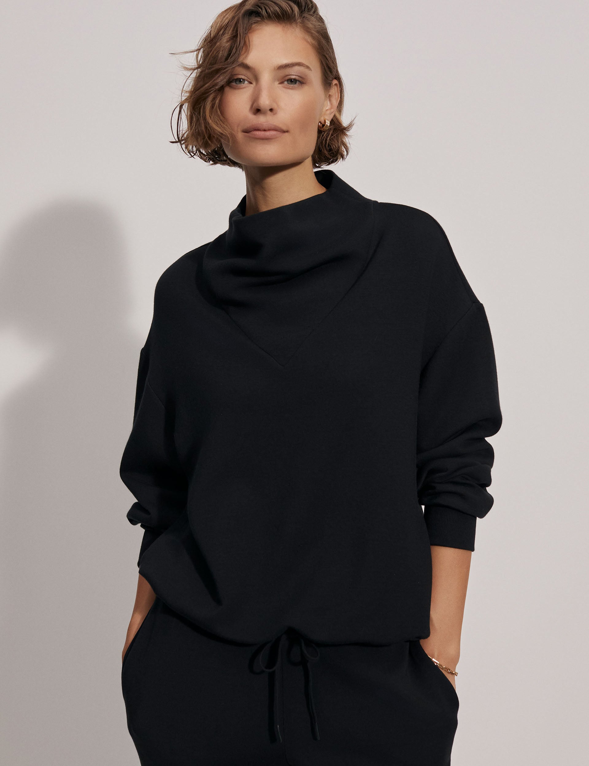 Betsy Sweat - Black Women's Activewear for Yoga, Running & Gym Workouts