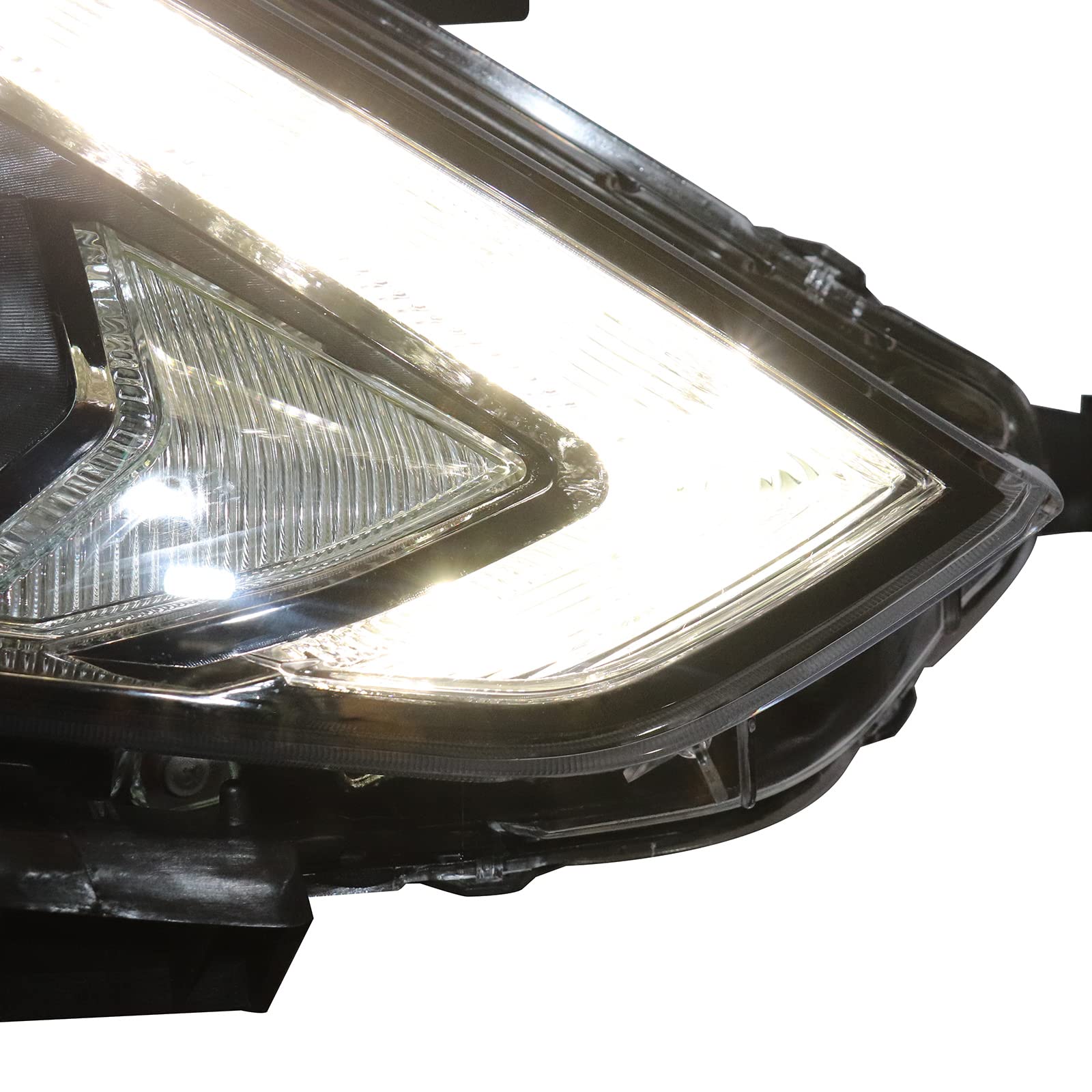 LOYALHEARTDY Replacement Halogen Headlight Assembly for 2017-2019 Nissan Rogue Sport & Qashqai - Right Passenger Side (Part# 26060-6Ma0A/260606Ma0A) | US Stock | Improved Night Visibility & Safety Driving