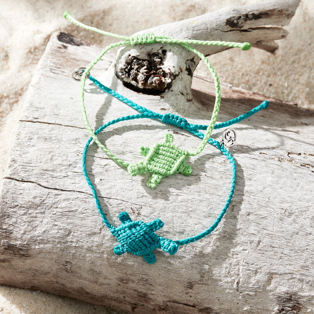 4Ocean Sea Turtle Macrame Bracelet - Eco-Friendly Handmade Beaded Bracelet for Women & Men - Ocean Conservation Jewelry Gift for Beach Lovers & Environmentalists