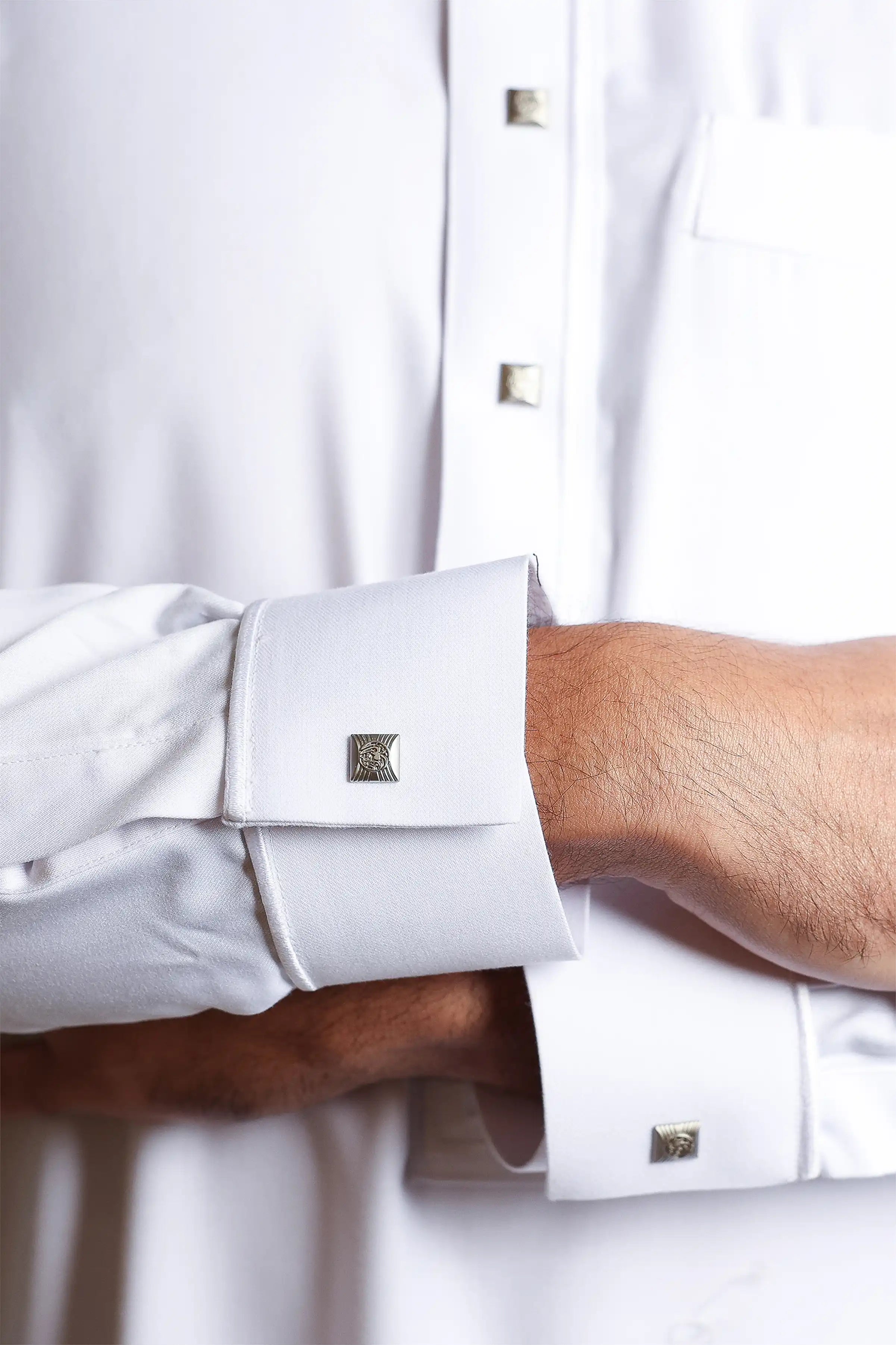 Premium White Collar Embroidered Thobe for Men - Elegant Islamic Robe for Eid, Wedding & Special Occasions - Comfortable & Stylish Traditional Attire