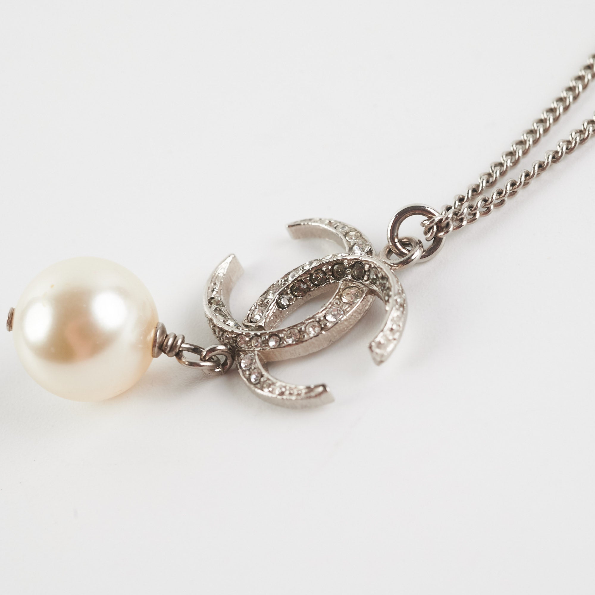 Chanel CC Necklace with Pearl - Fashion Jewelry for Women | Elegant Pearl Pendant Necklace for Party, Wedding & Evening Wear