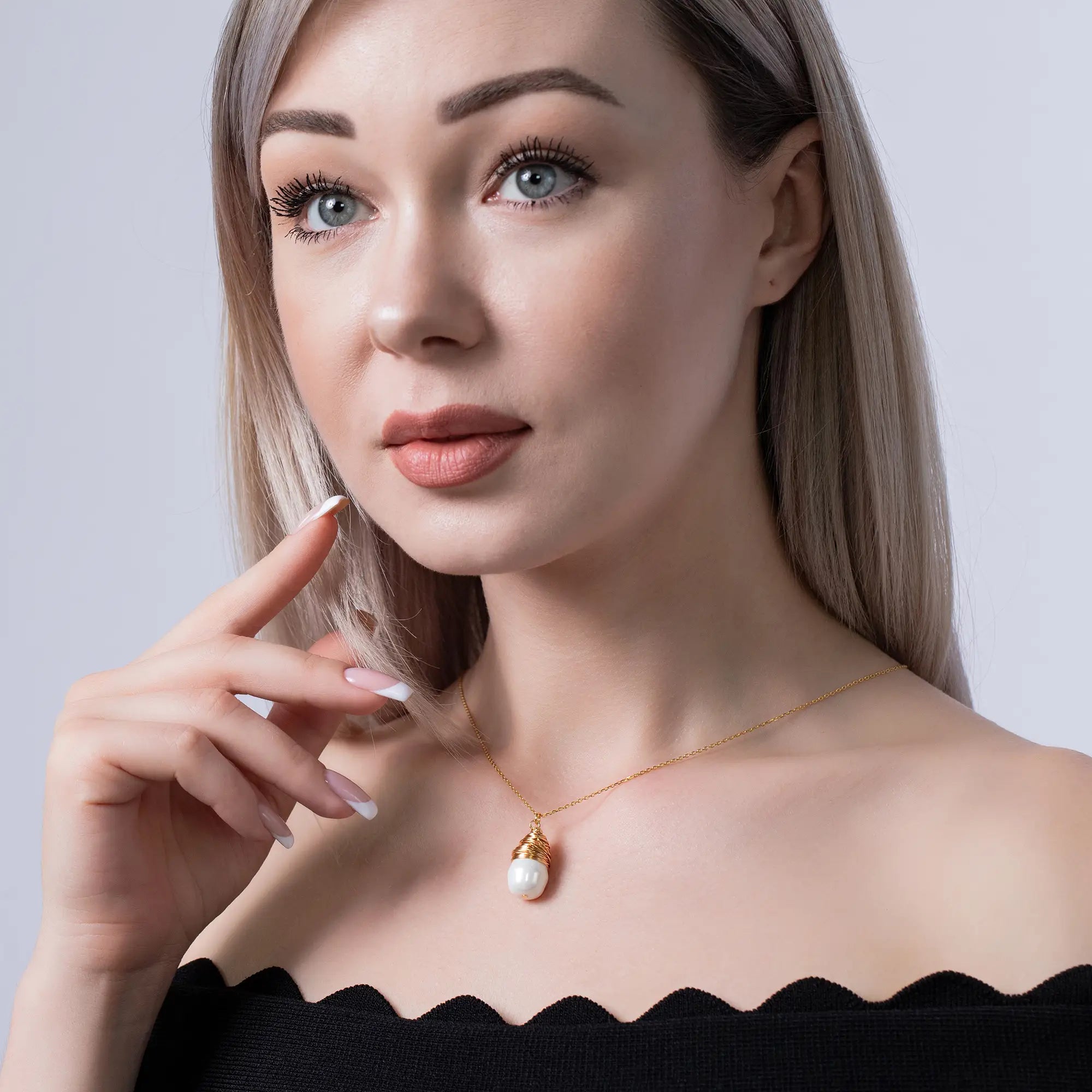 Elegant Single Pearl Pendant Gold Necklace for Women - Perfect for Weddings, Anniversaries & Special Occasions