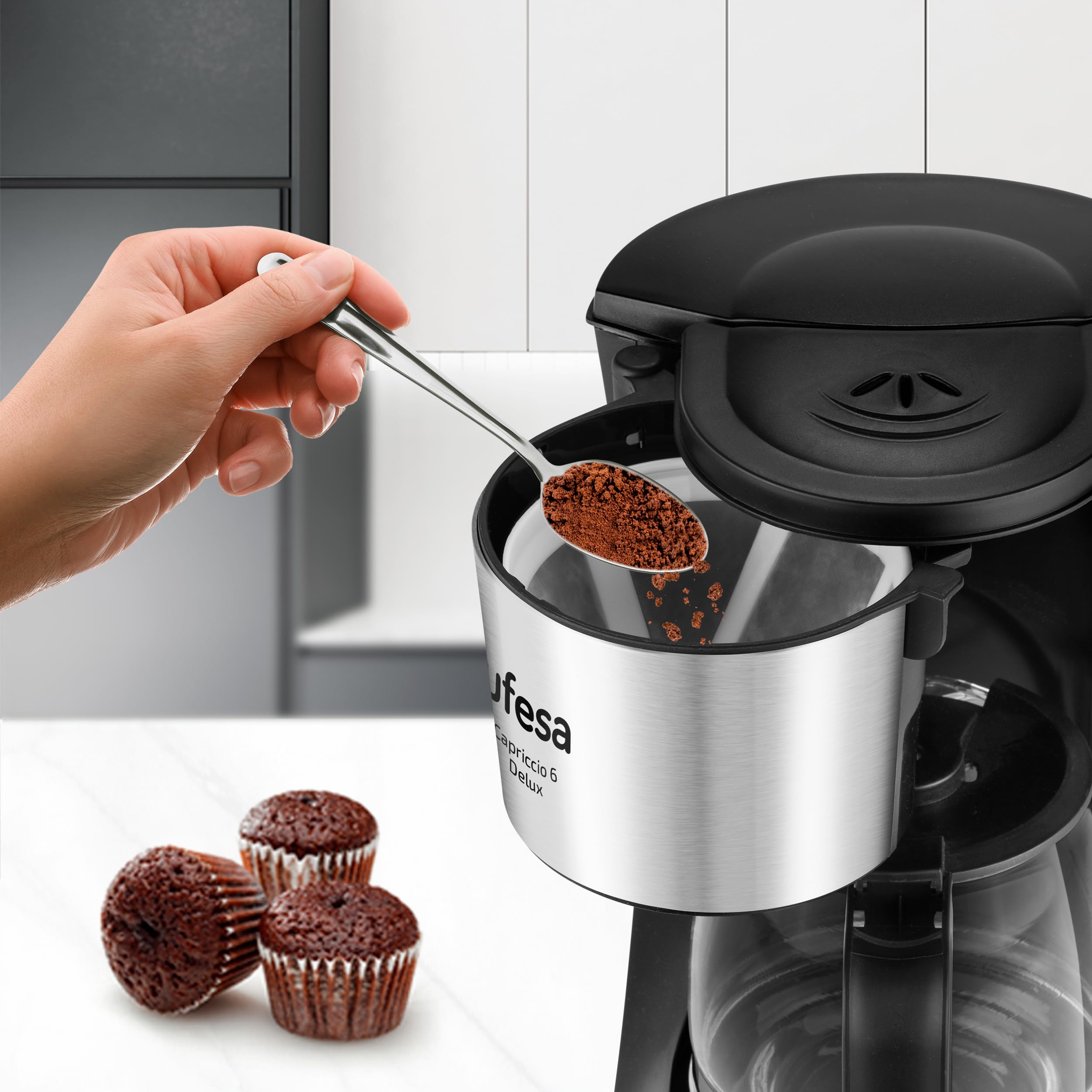 Ufesa Capriccio Deluxe Drip Coffee Maker, 6 Cups (0.6L), 600W, Permanent Filter, Non-Stick Warming Plate, Anti-Drip System, Auto Shut-Off - Perfect for Home, Office, or Small Gatherings