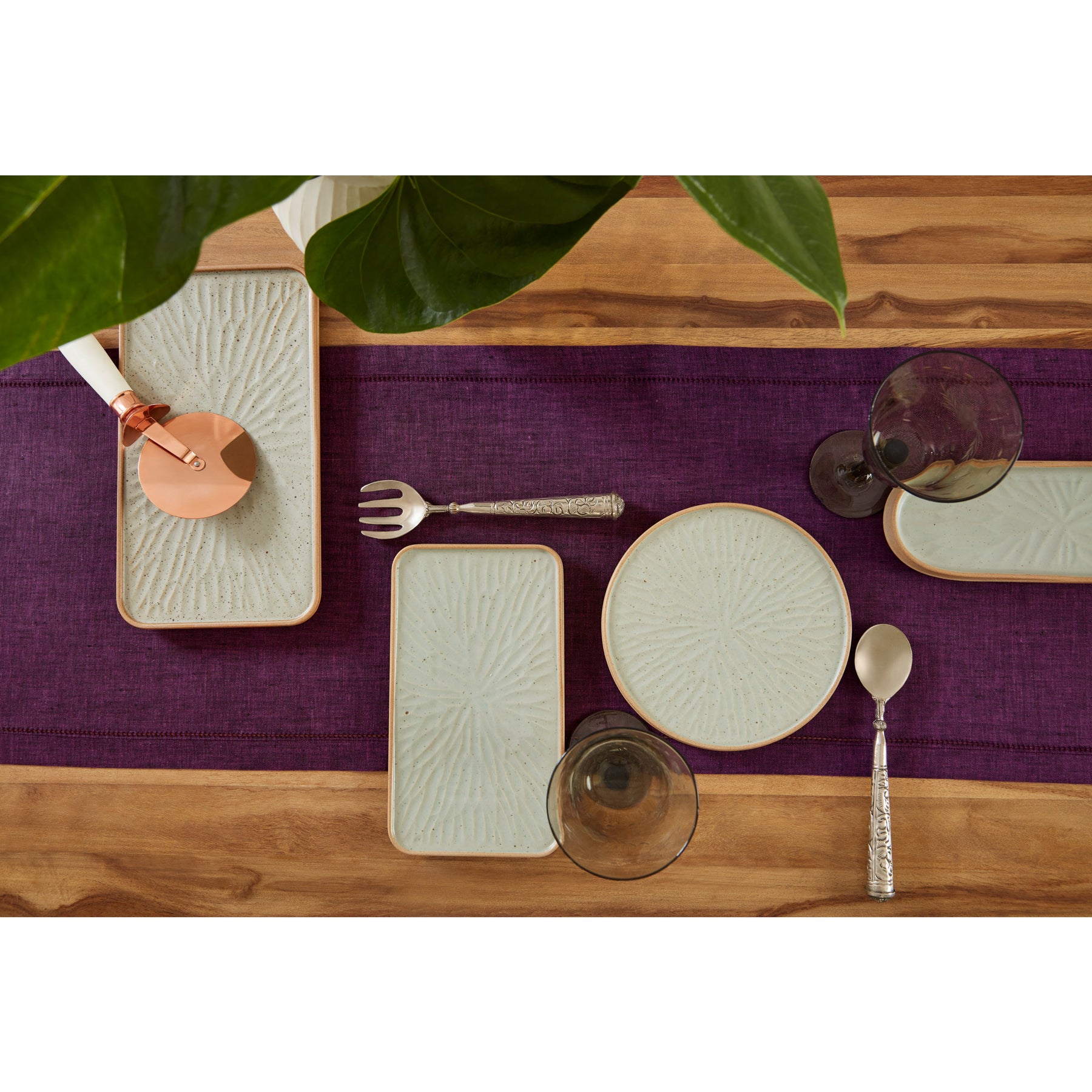 Elegant Milan Table Runner for Dining Room Decor - Perfect for Weddings, Parties & Holiday Table Settings