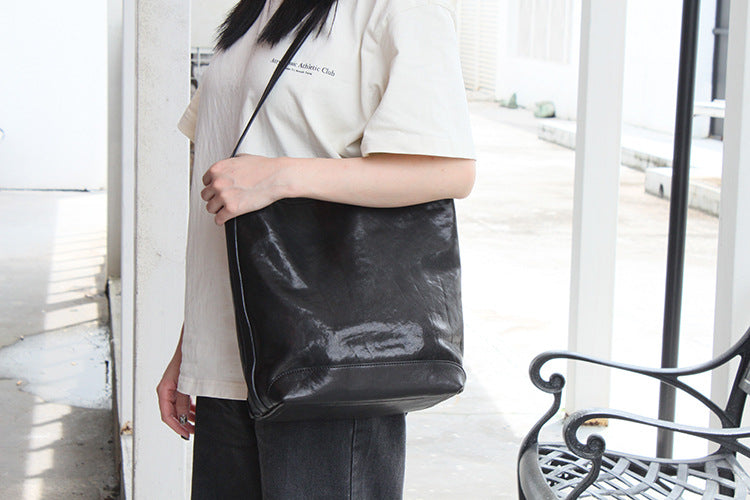 Minimalist Soft Leather Bucket Bag for Women - Stylish & Lightweight Crossbody Handbag for Daily Use, Work, Travel & Shopping