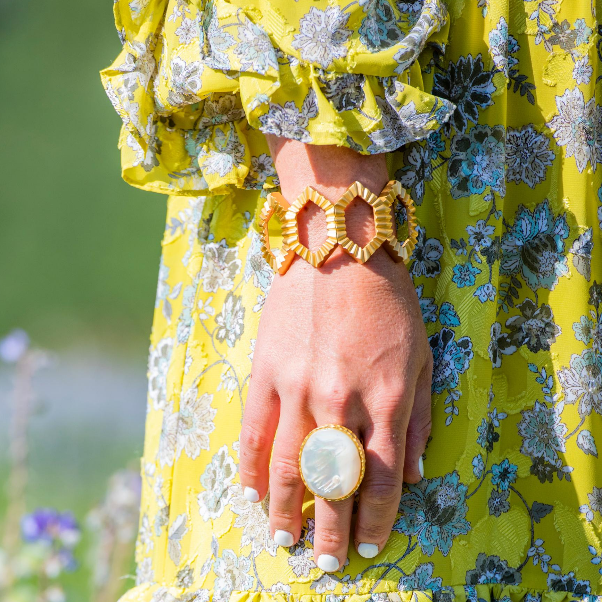 Elegant Statement Ring with Pearl - Perfect for Weddings, Parties & Special Occasions