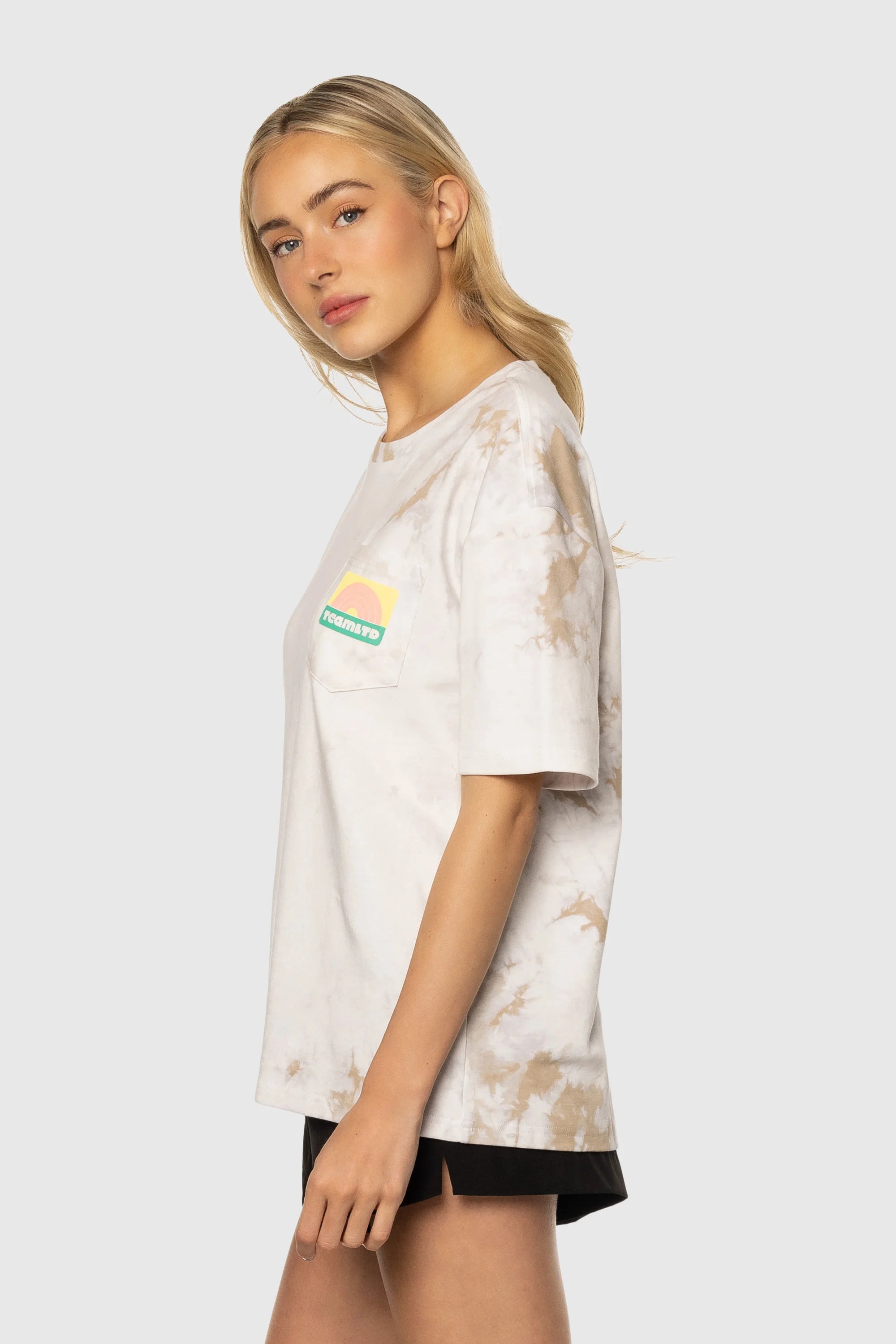 Rainbow Pocket T-Shirt for Men & Women - Soft Cotton Casual Tee with Chest Pocket - Perfect for Everyday Wear, Outings & Gifts