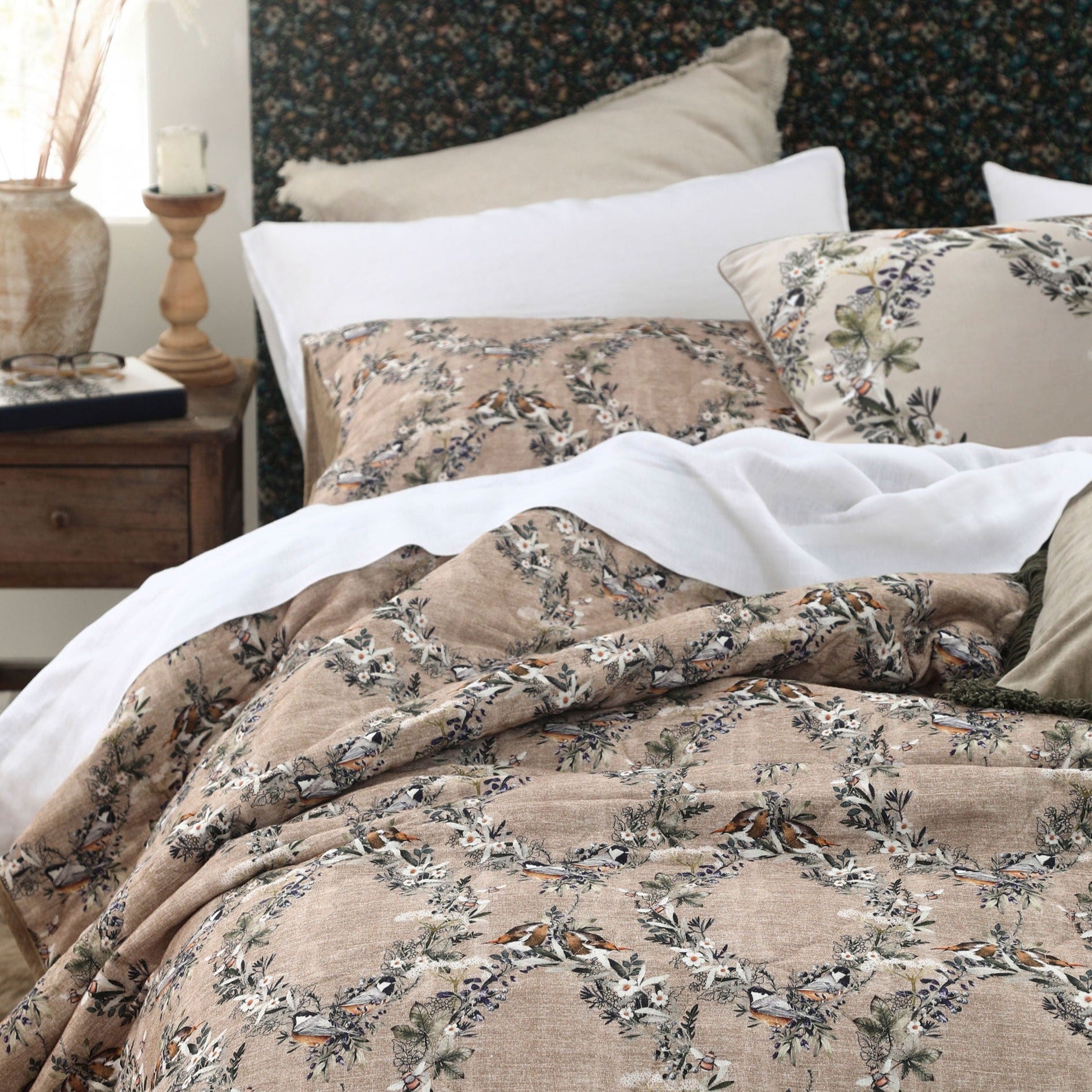 MM Linen Folly Bedspread Set - Queen Size Luxury Bedding for Master Bedroom & Guest Room Decor
