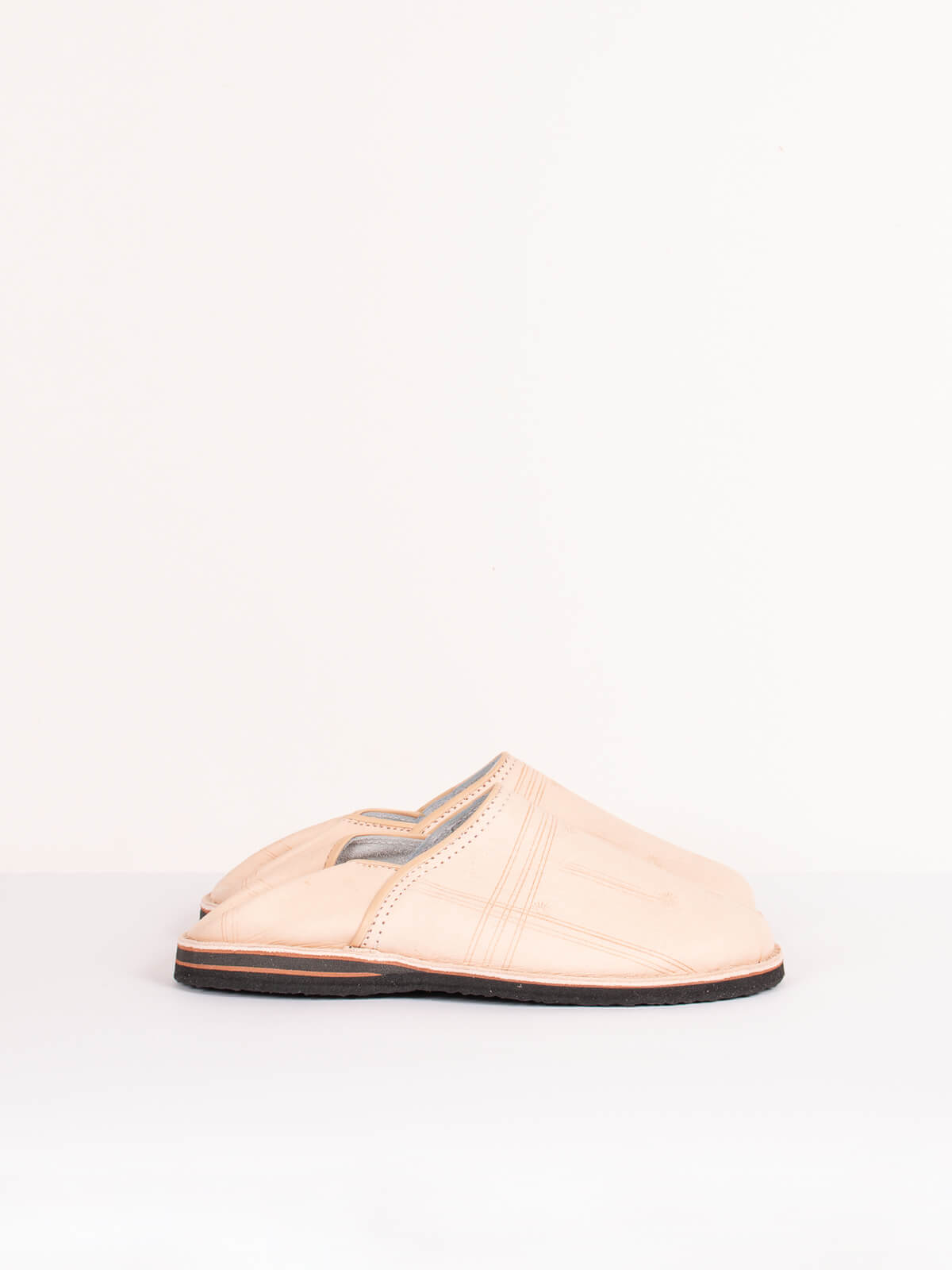 Authentic Moroccan Berber Babouche Slippers - Handmade Leather Comfort Shoes for Men & Women | Perfect for Home, Lounge, and Cultural Fashion Wear