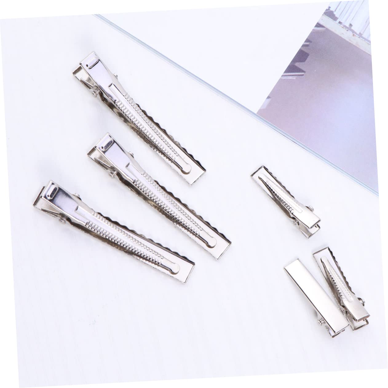 FOMIYES 200pcs Silver Hair Sectioning Clips - Professional Metal Alligator Hair Clips for Extensions, Styling & Salon Use - Perfect for Hairdressers, DIY Haircuts & Home Hair Care