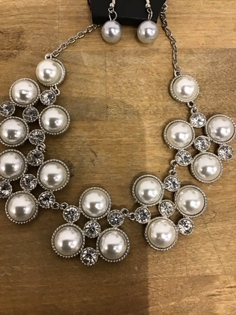 Elegant Faux Pearl Necklace and Earrings Set for Women - Classic Bridal Jewelry, Wedding, Party & Formal Occasion Accessories