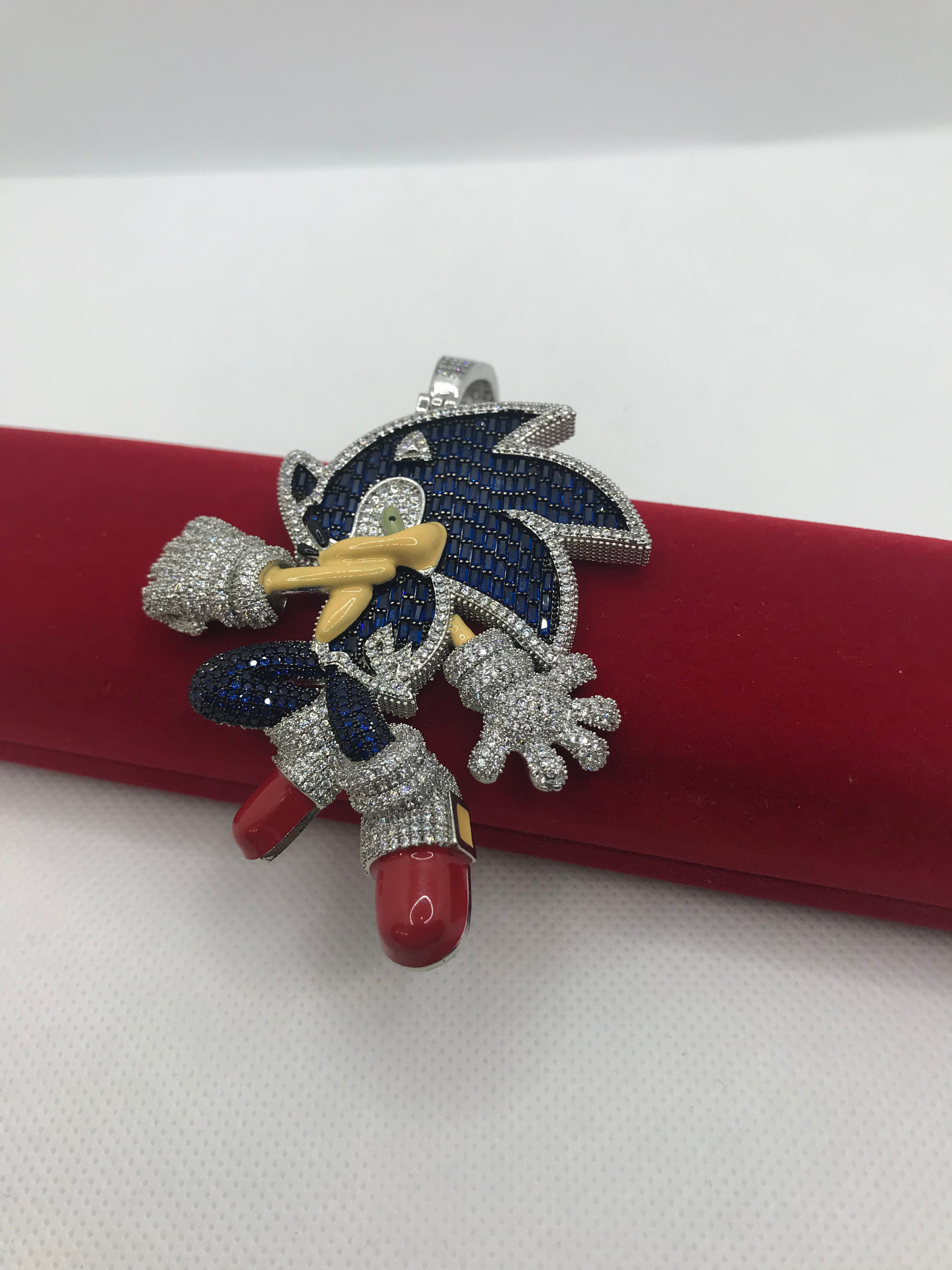 Iced Out Hip Hop Sonic Pendant Necklace - Stylish Bling Jewelry for Men & Women - Perfect for Parties, Concerts, and Streetwear Fashion
