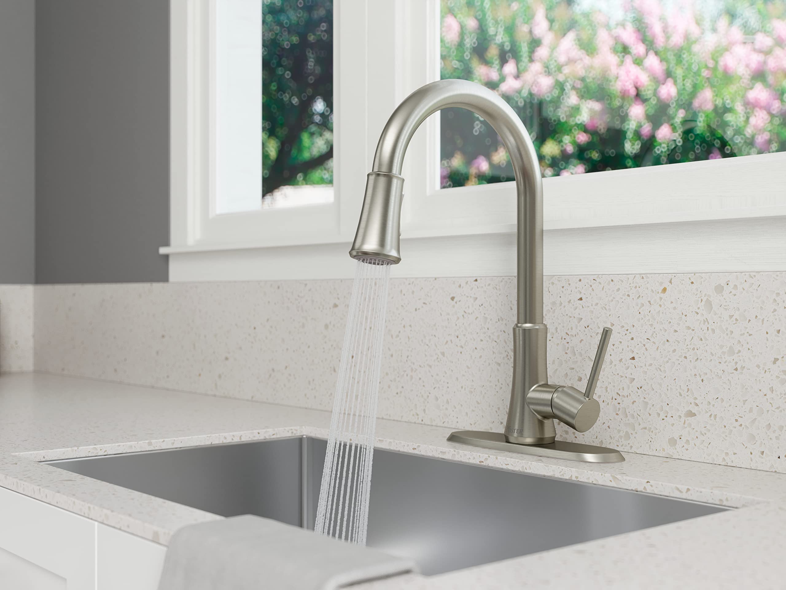 Pfister Classic Stainless Steel Pull-Down Kitchen Faucet with Sprayer - Modern 1 or 3-Hole Mount Sink Faucet with Deckplate Option - Perfect for Home Kitchen Renovation & Daily Cooking Tasks