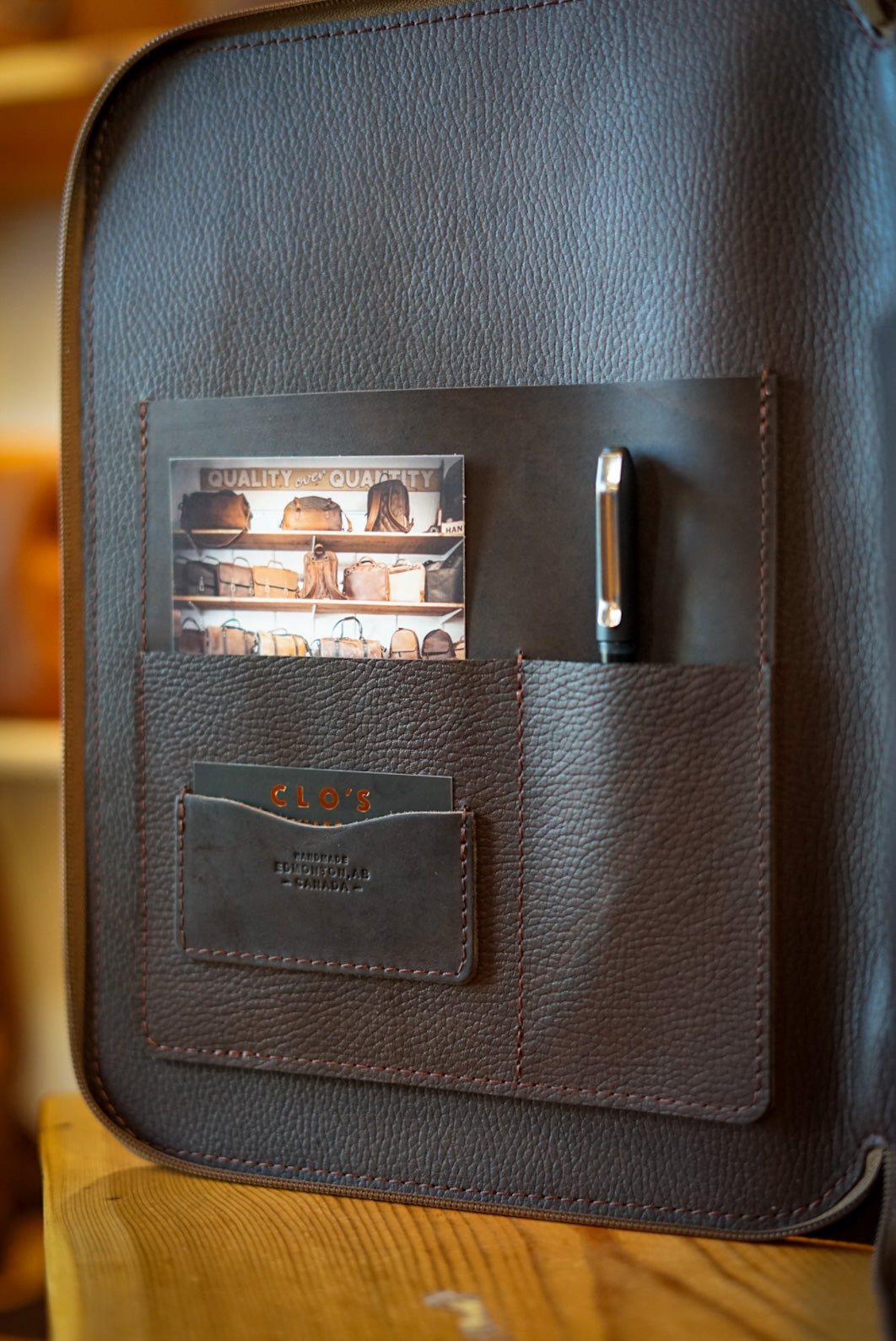 Premium Two-Tone Leather Padfolio - Pebbled Cappuccino & Fleet Sienna Brown - Professional Business Portfolio Organizer for Meetings, Interviews & Office Use