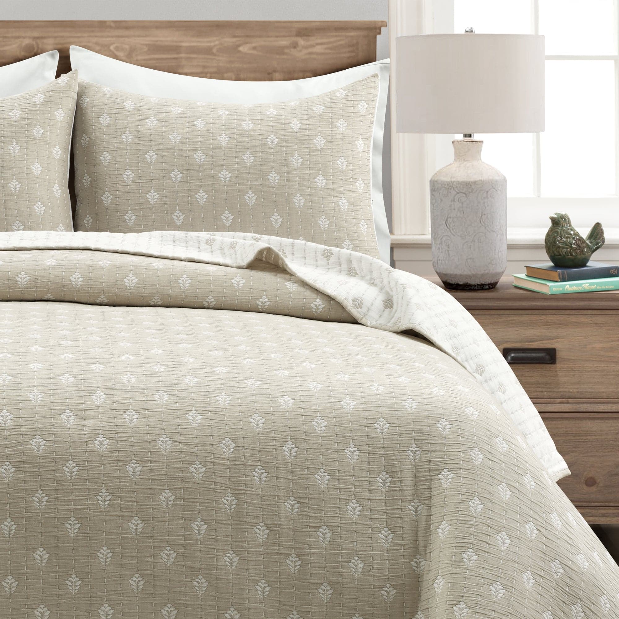 Hygge Kantha Hand-Stitched Yarn-Dyed Cotton Jacquard Quilt Coverlet Set - Cozy Bedding for Boho Chic & Farmhouse Style Bedrooms