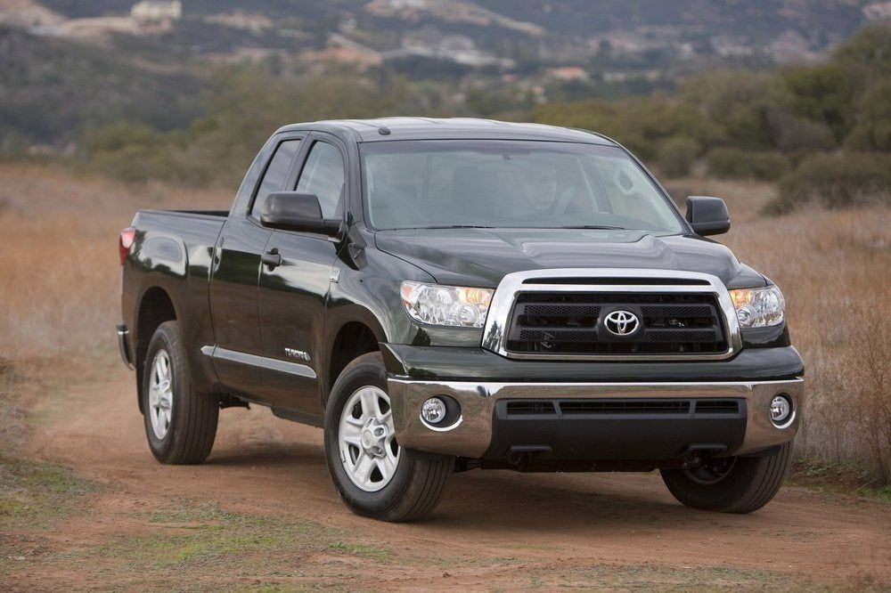 Clear Lens Fog Lights with H10 Halogen Bulbs for Toyota Tacoma & Tundra - Durable Off-Road Lighting for Night Driving & Adverse Weather Conditions