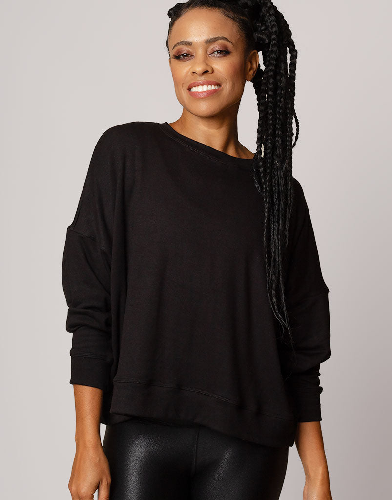 Classic Black Weekend Pullover Sweater - Cozy & Stylish for Casual Outings, Travel, and Relaxation