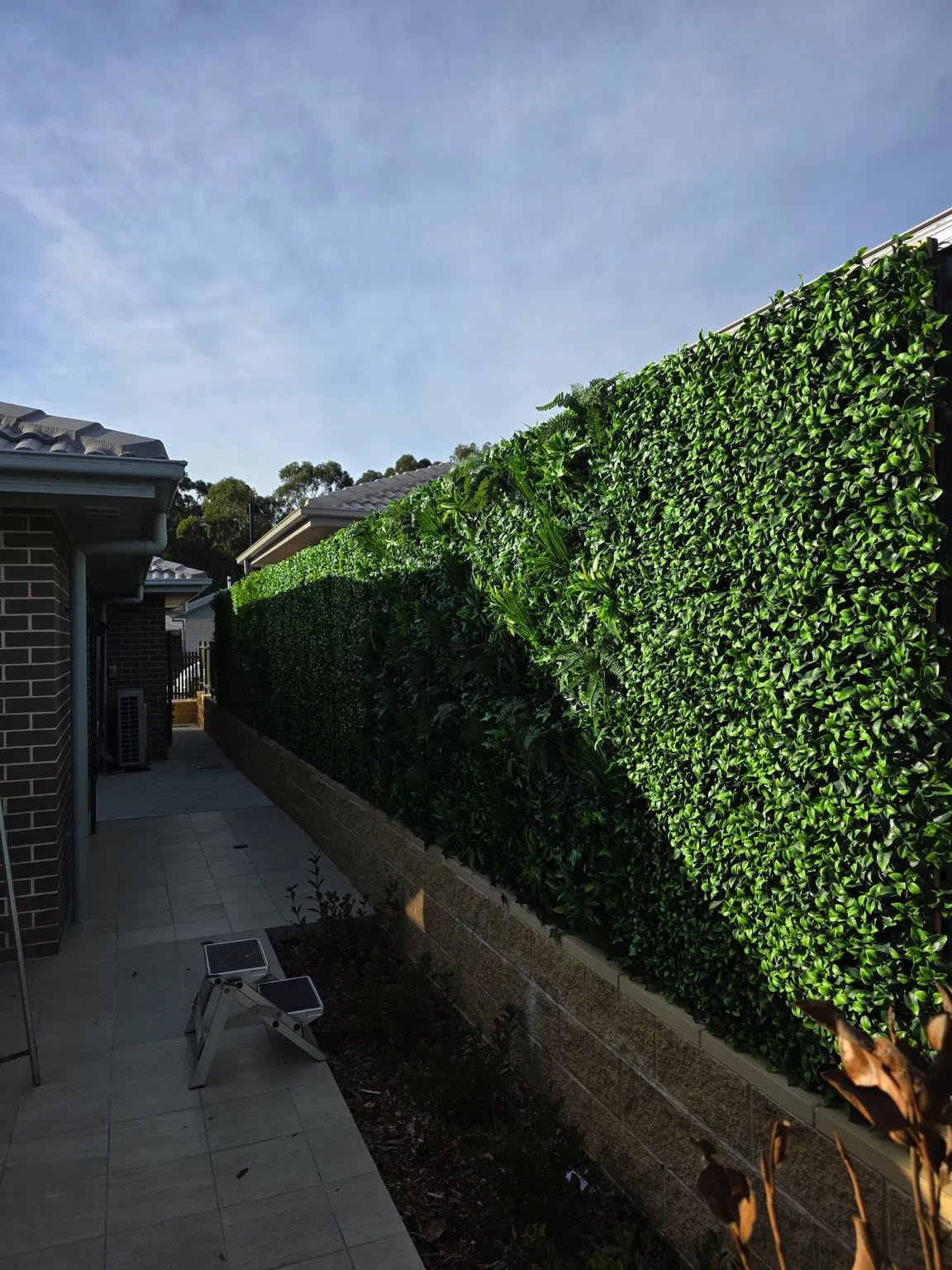 Jasmine Artificial Hedge Screen - 100cm x 100cm UV Resistant Green Wall Panel for Outdoor Privacy Fence, Garden Decoration & Balcony Cover