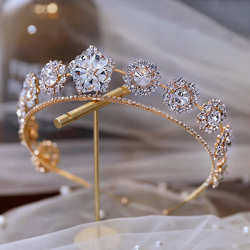 Sparkly Princess Tiara for Girls - Elegant Rhinestone Crown for Birthday, Party & Dress Up - Perfect for Princess Themed Events & Photo Shoots