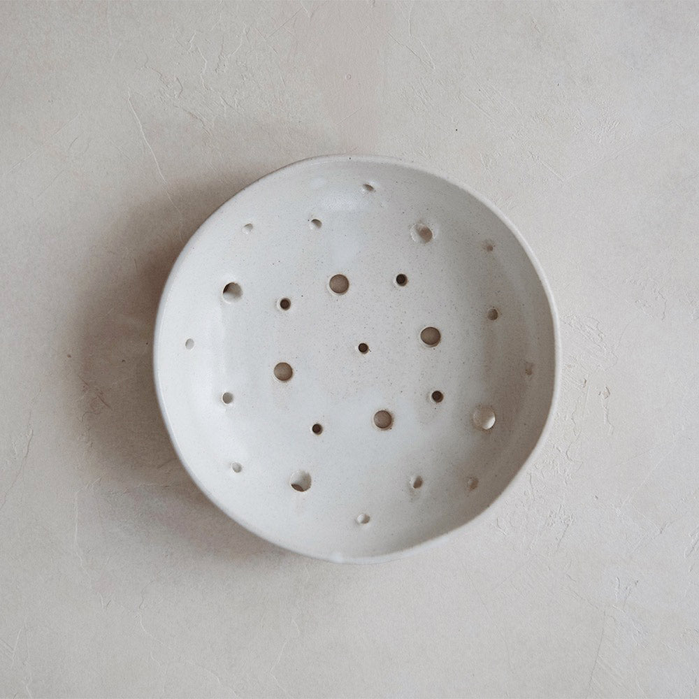 Ceramic Berry Plate - Elegant Serving Dish for Fresh Fruits, Desserts & Snacks - Perfect for Parties, Picnics & Home Decor