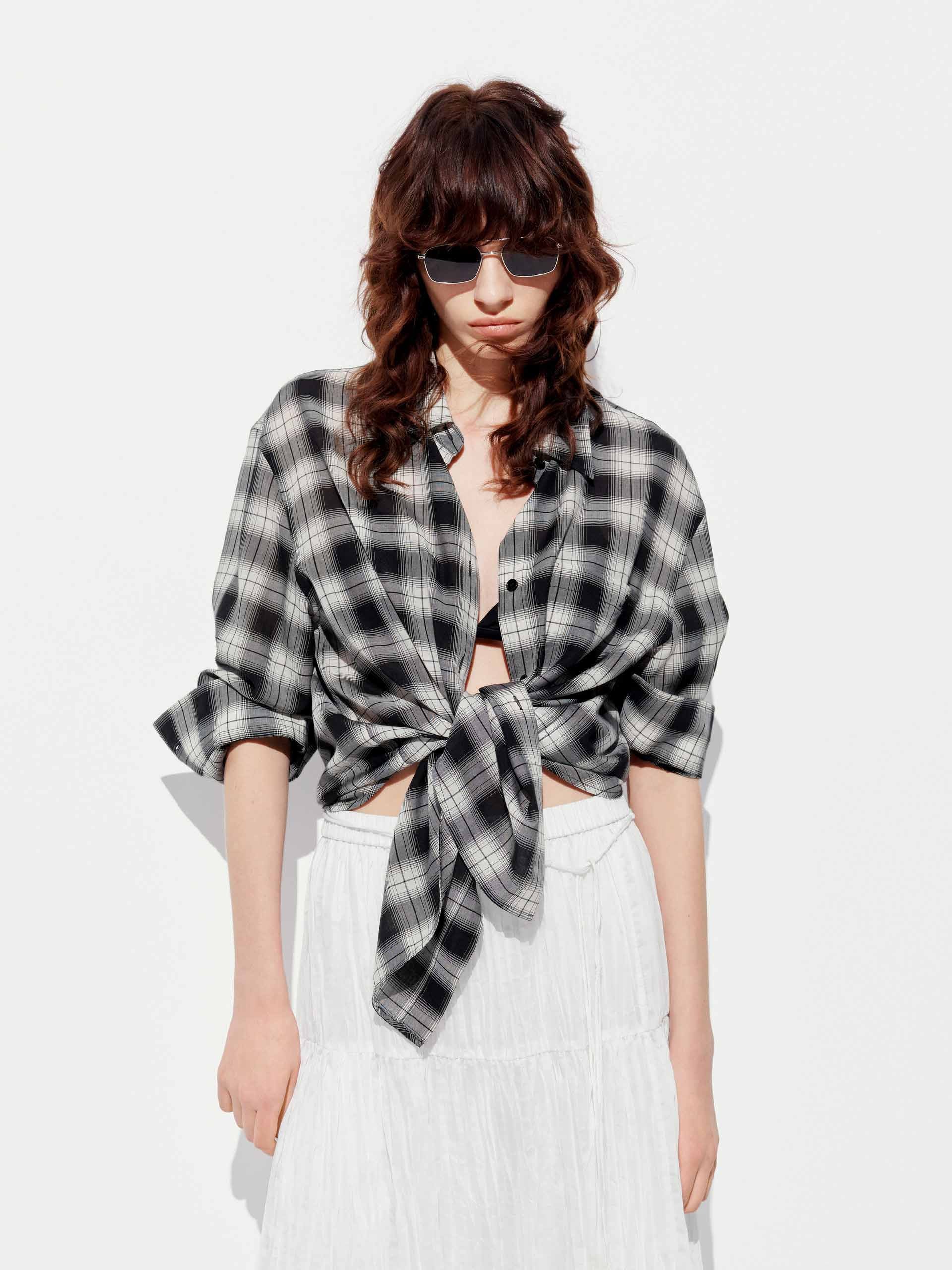 Stylish Checkered Long Sleeve Button-Down Shirt for Men - Perfect for Casual Office Wear & Autumn Layering
