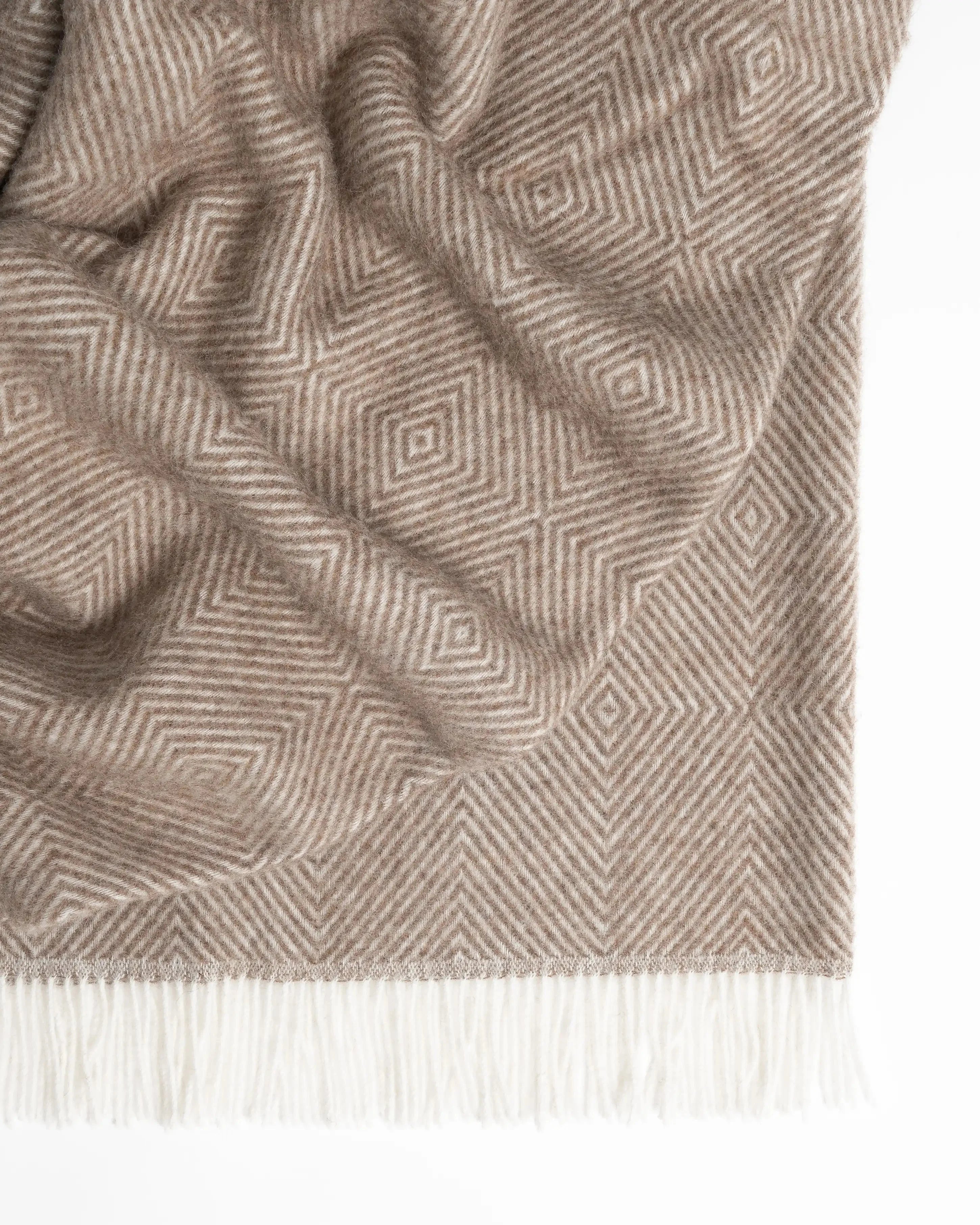 Nordic Style Oak Wood Throw Blanket - Soft & Cozy for Living Room, Bedroom, or Outdoor Use