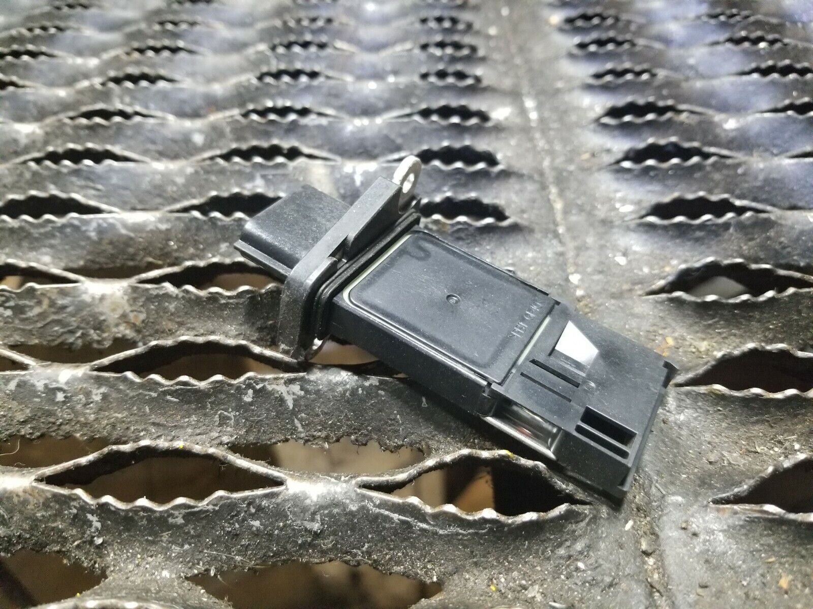 03 04 05 Nissan 350Z 3.5L Mass Air Flow Sensor Meter MAF OEM Replacement - Improve Engine Performance & Fuel Efficiency for Street Racing & Daily Driving