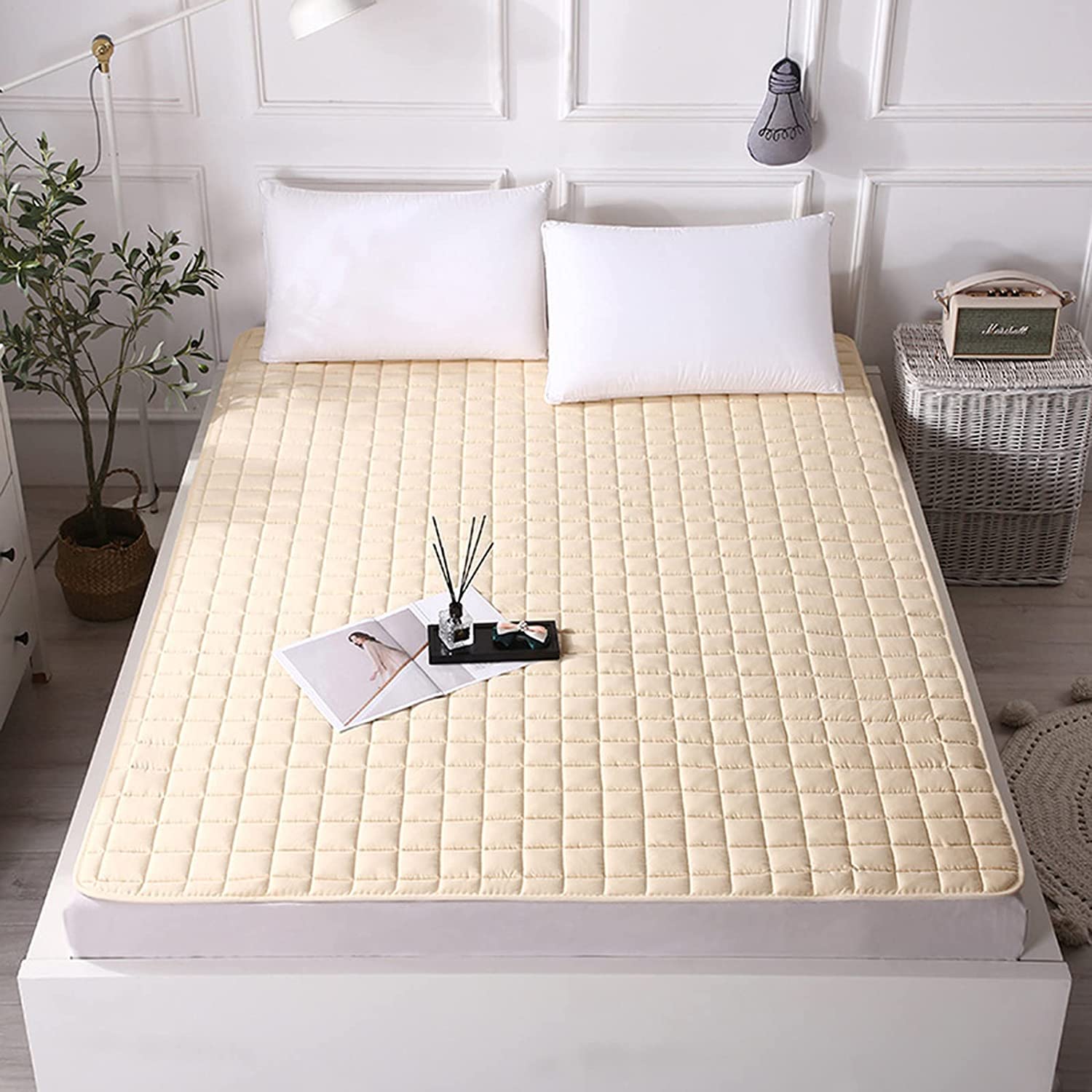 Japanese Floor Mattress - Thick Foldable Futon Mattress for Sleeping, Roll Up Guest Bed, Tatami Mat Lounger - Perfect for Small Spaces, Guest Rooms & Cozy Living Areas