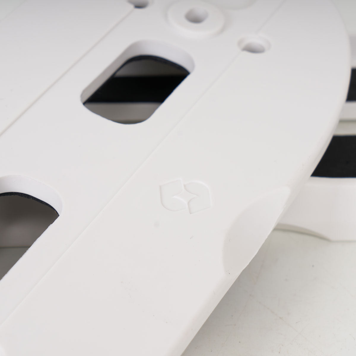 Standard Omni Soulplates - Premium White Skateboard Wheels for Smooth Riding & Street Tricks | Perfect for Urban Commuting & Skatepark Sessions
