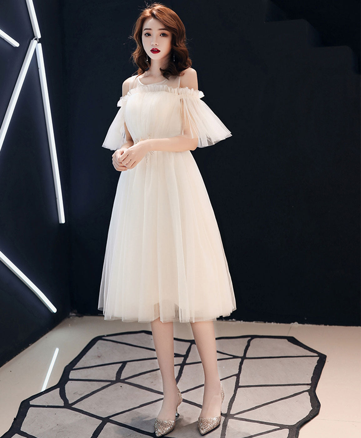 Light Champagne Tulle Short Prom Dress & Homecoming Dress - Elegant Party Gown for Prom Night, Homecoming Dance, Formal Events & Special Occasions
