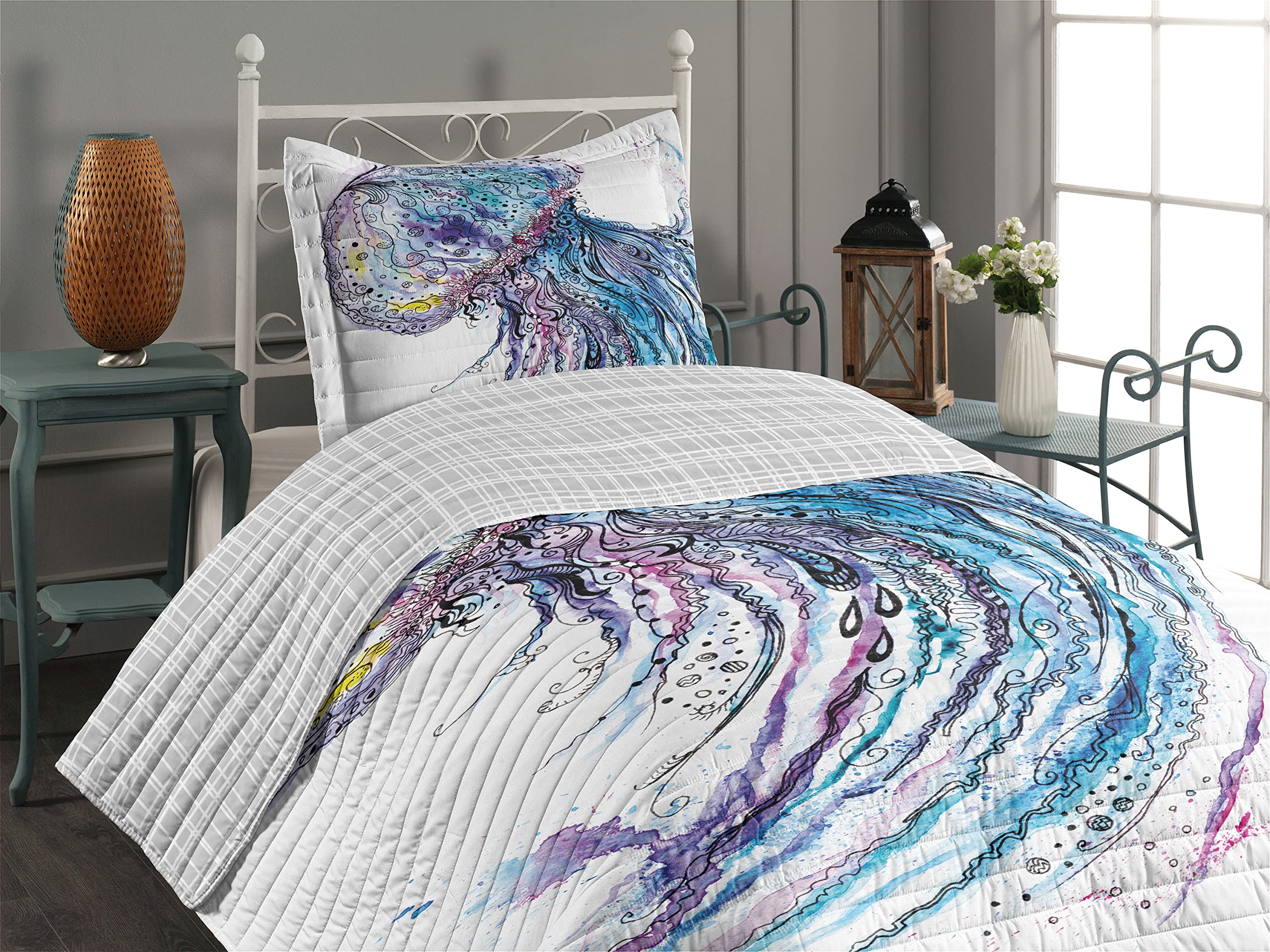 Ambesonne Reversible Jellyfish Bedspread Set - Aqua Ocean Animal Print, Sketch Style Sea Marine Theme, Twin Size Microfiber Bedding with Pillow Shams | Blue Purple White | Perfect for Beach House Decor, Kids Room & Coastal Themed Bedrooms