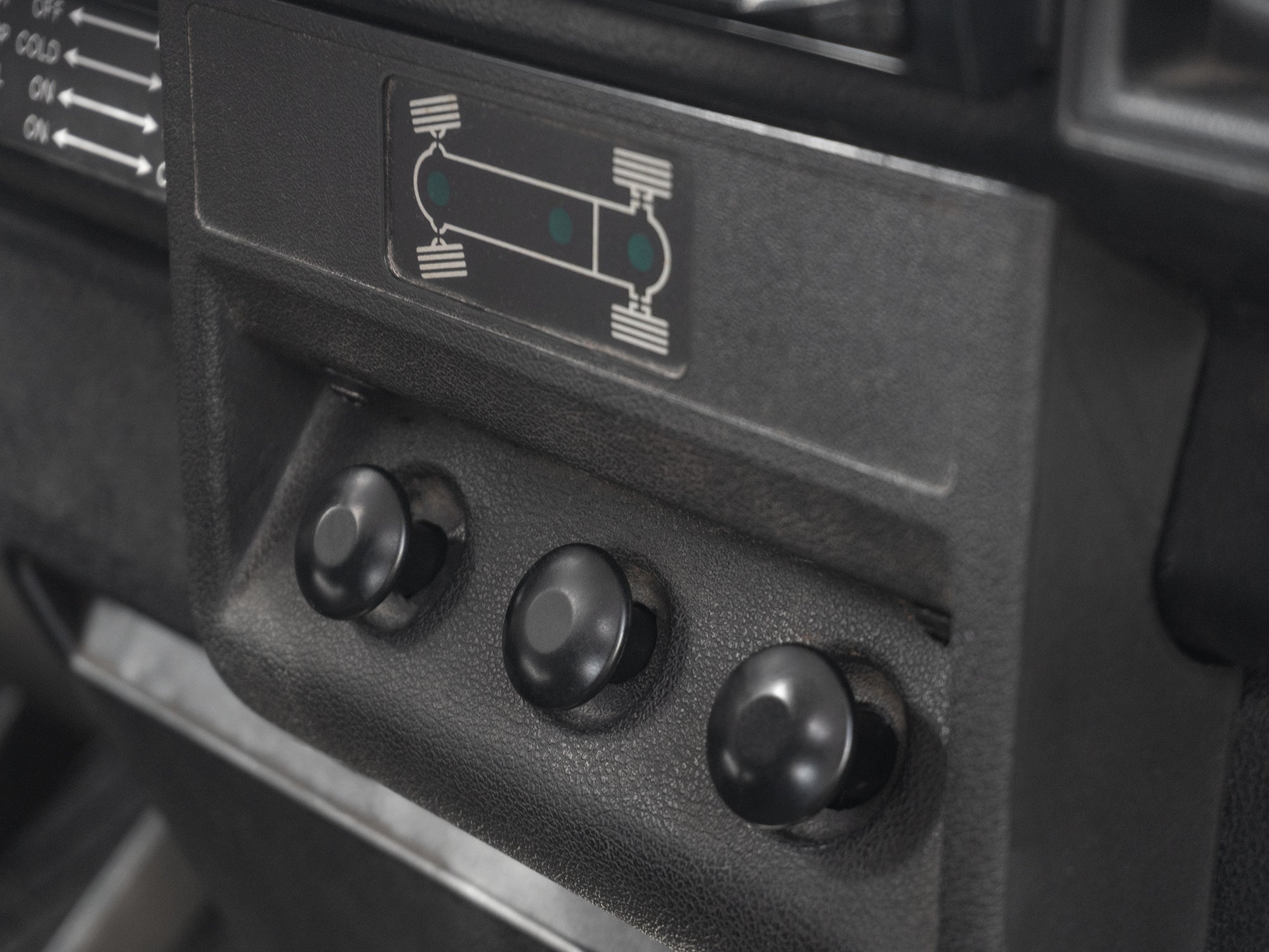 Knob & Vacuum Switch Kit for Lockers & Decouplers - Heavy Duty Replacement Parts for Automotive & Industrial Applications