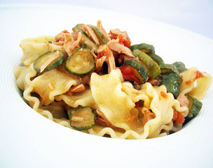 Premium Mafaldine IGP Pasta by La Fabbrica - Authentic Italian Ribbon Pasta for Gourmet Meals, Perfect for Special Occasions & Fine Dining