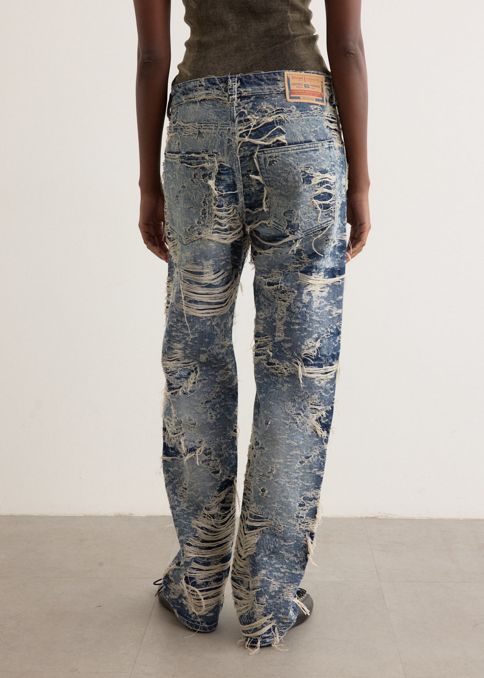 1988 D Ark Jeans - Vintage High Waist Distressed Denim for Women | Retro Fashion, Casual Wear & Street Style Outfits