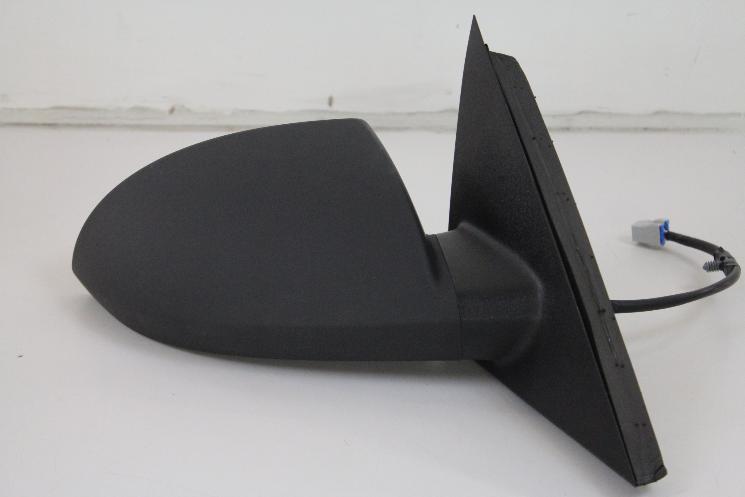 Genuine GM Parts 25947196 Passenger Side Mirror - Replacement Outside Rear View Mirror for GM Vehicles | Perfect for Safe Driving & Parking Assistance